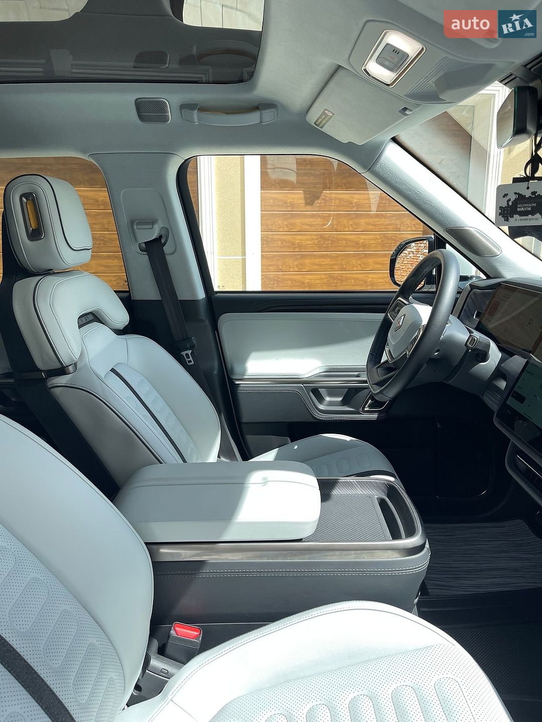 Rivian R1S 2023 VIN 7PDSGABA9PN028224 фото оголошення 22 з 39