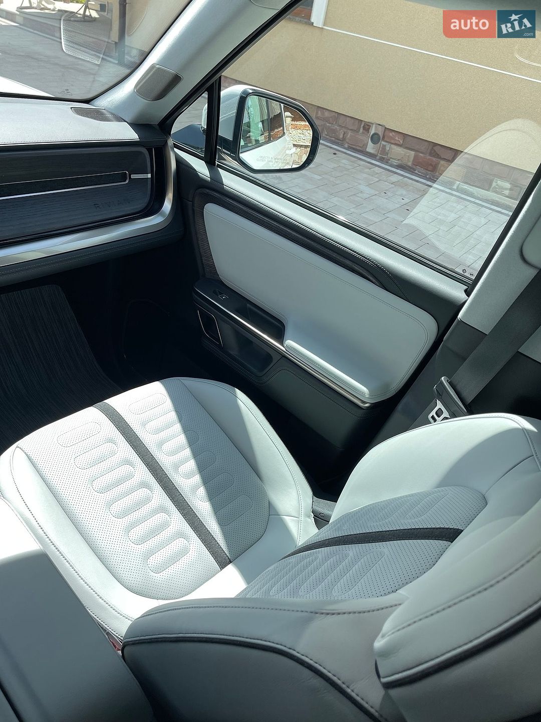 Rivian R1S 2023 VIN 7PDSGABA9PN028224 фото оголошення 28 з 39