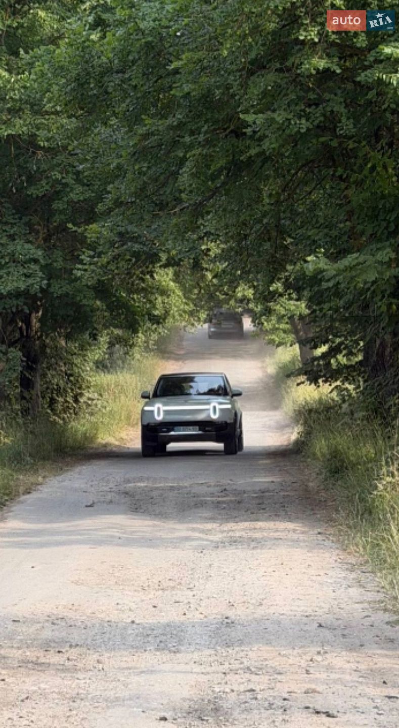 Rivian R1S 2023 VIN 7PDSGABA9PN028224 фото оголошення 2 з 39