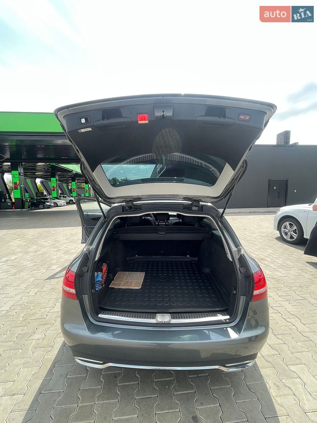 Mercedes-Benz C-Class 2017 VIN WDD2052041F584489 фото оголошення 4 з 20