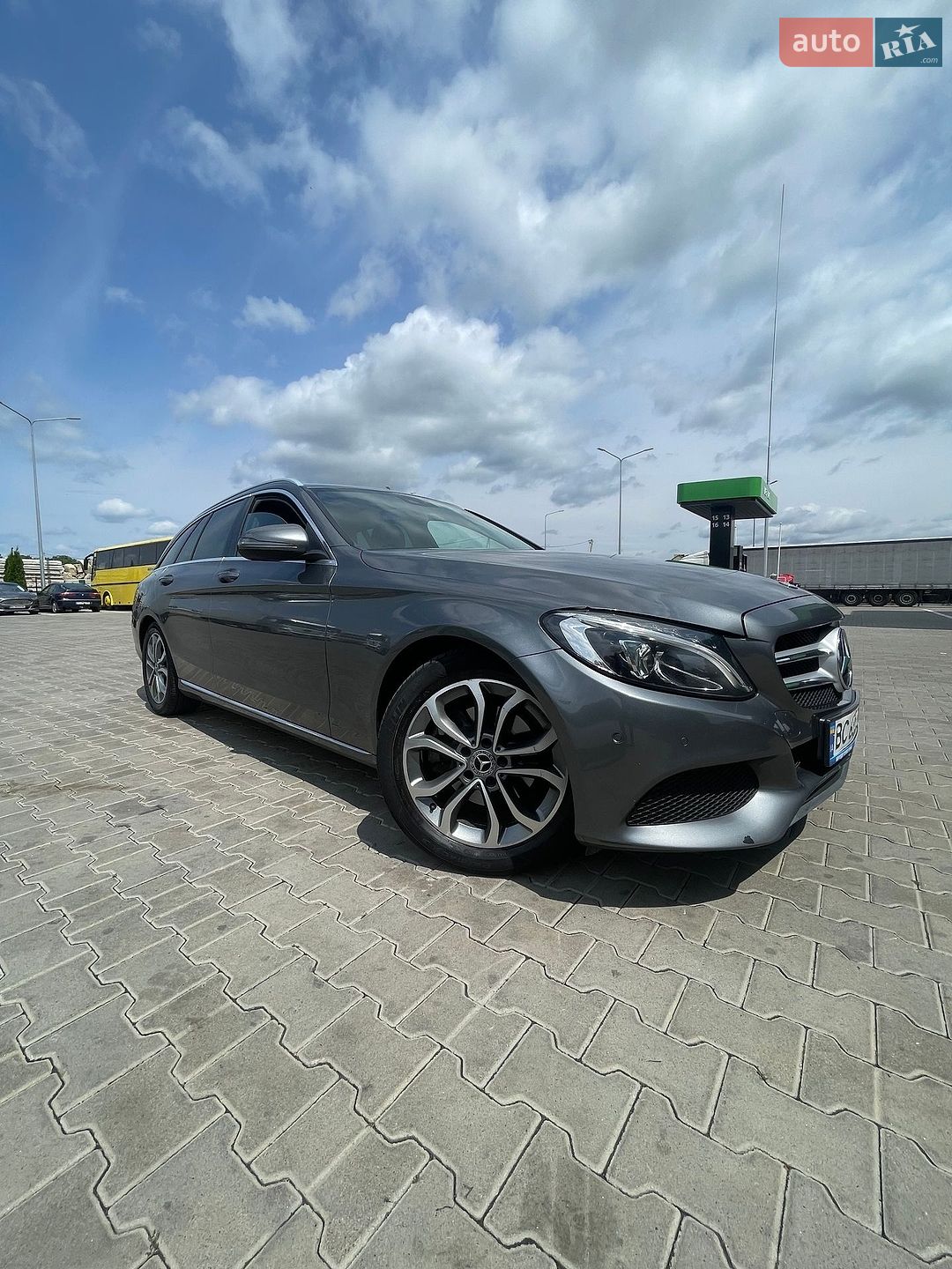 Mercedes-Benz C-Class 2017 VIN WDD2052041F584489 фото оголошення 17 з 20