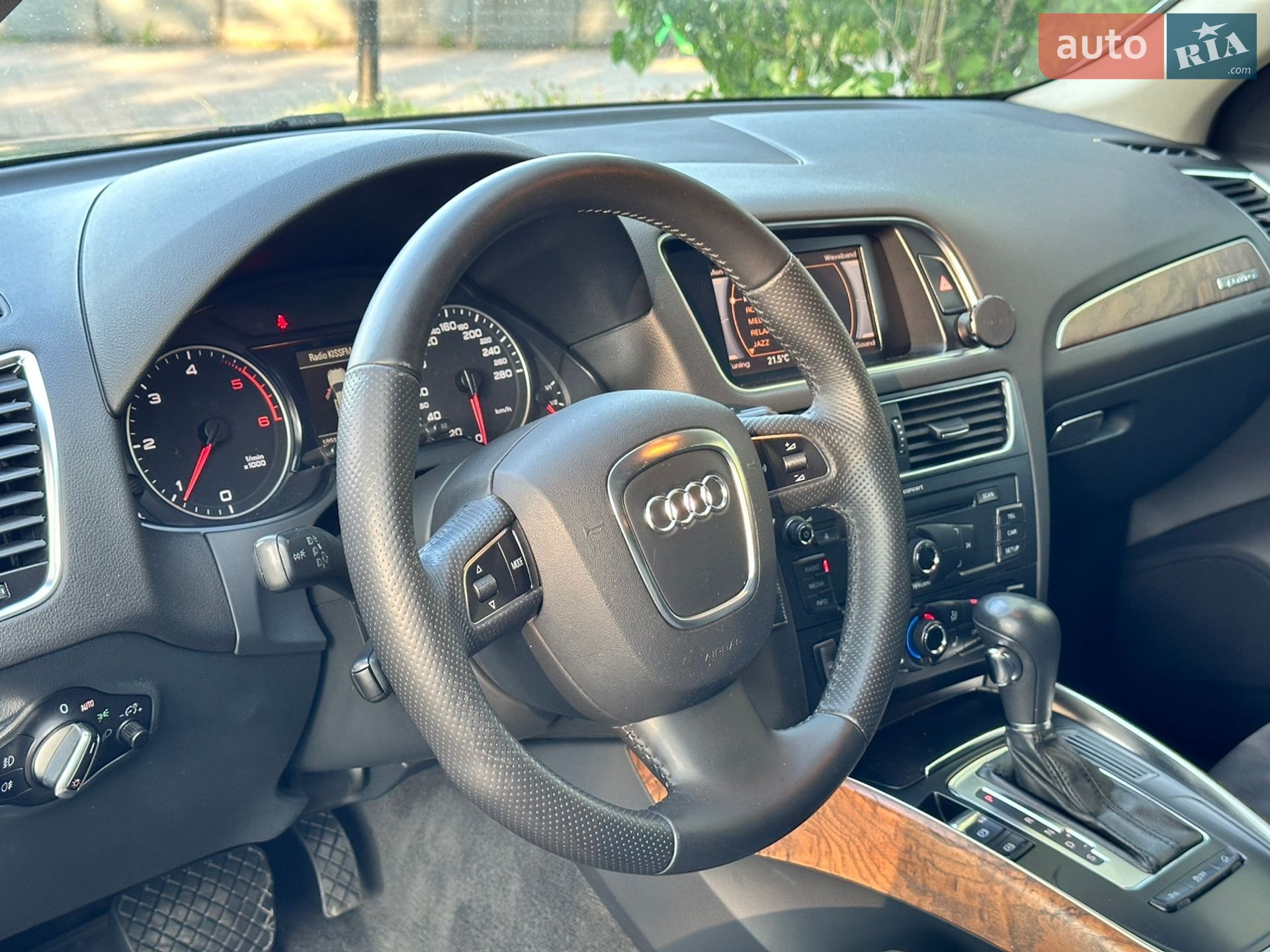 Audi Q5 2012 VIN WAUZZZ8RXCA083064 фото оголошення 17 з 35
