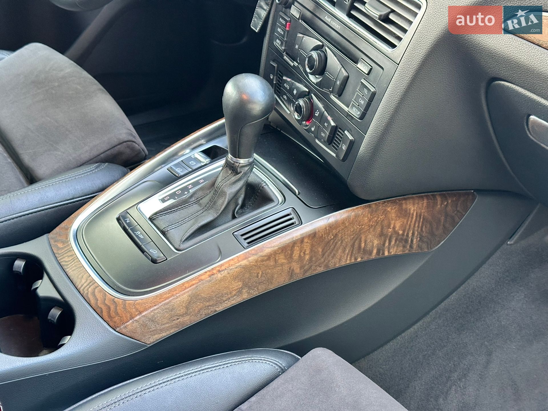 Audi Q5 2012 VIN WAUZZZ8RXCA083064 фото оголошення 26 з 35