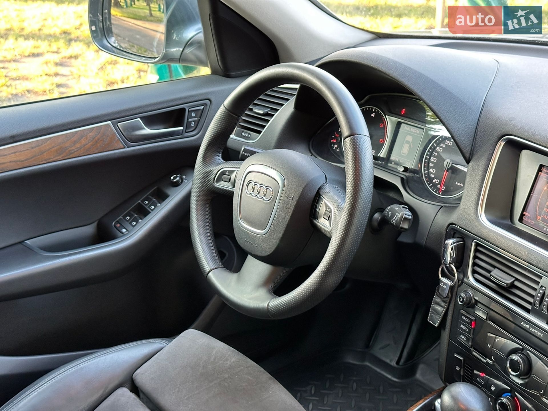 Audi Q5 2012 VIN WAUZZZ8RXCA083064 фото оголошення 27 з 35