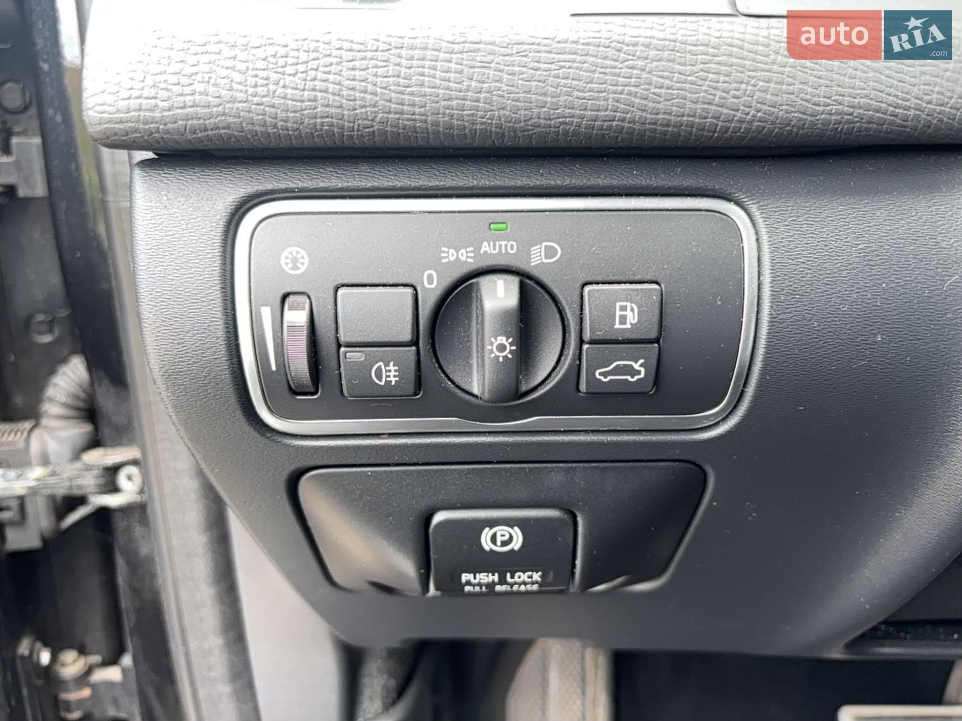 Volvo XC60 2015 VIN YV1DZ8256F2685077 фото оголошення 87 з 89