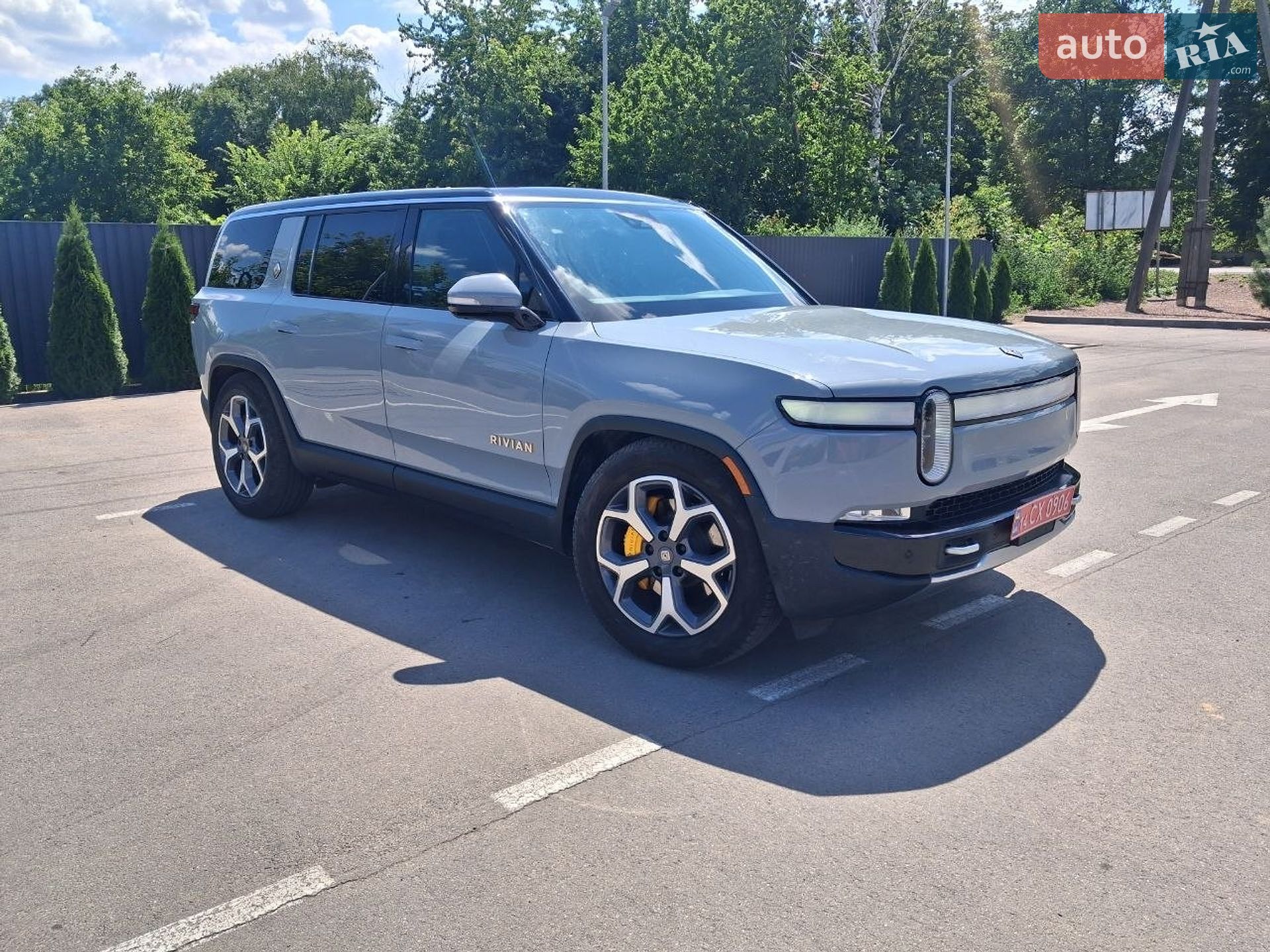 Rivian R1S 2024 VIN 7PDSGABAXRN035461 фото оголошення 7 з 28