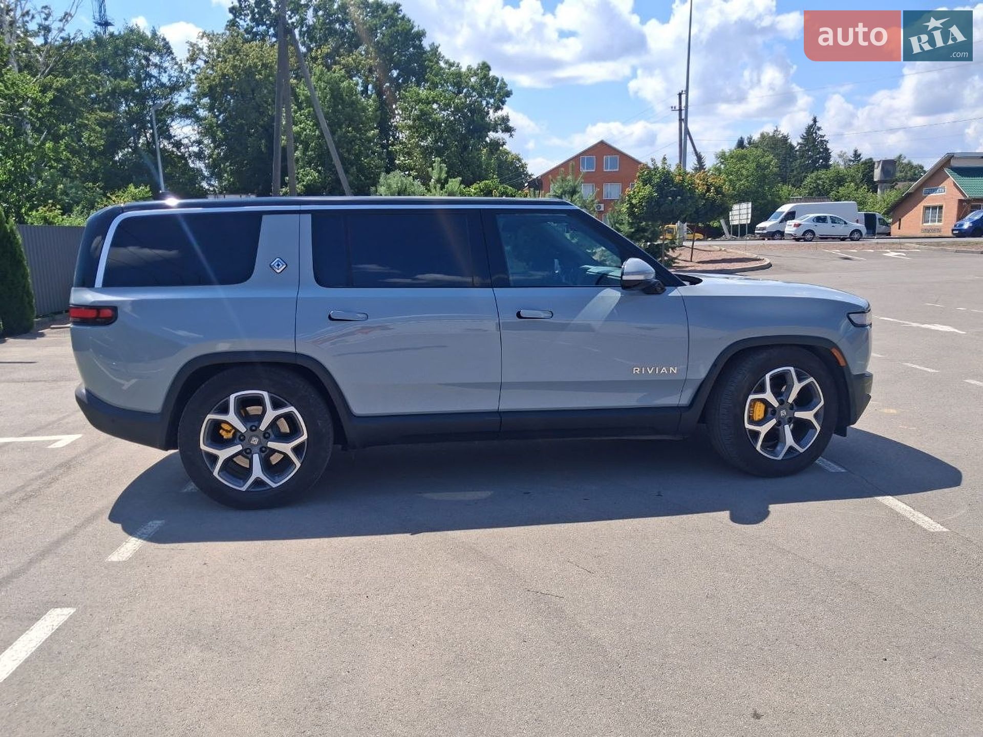 Rivian R1S 2024 VIN 7PDSGABAXRN035461 фото оголошення 9 з 28