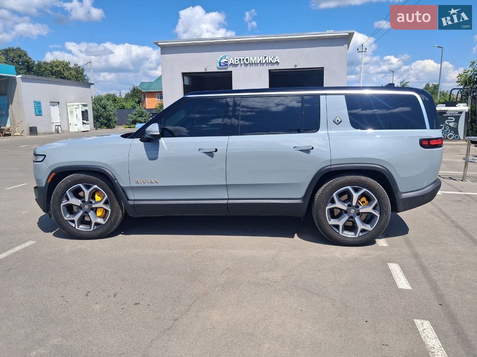 Rivian R1S 2024 VIN 7PDSGABAXRN035461 фото оголошення 12 з 28