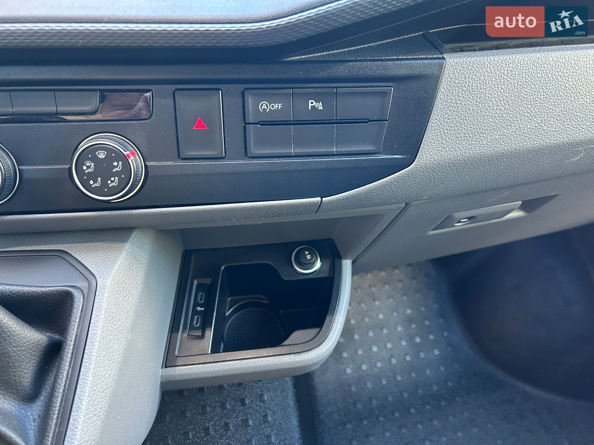 Volkswagen Transporter 2021 VIN WV1ZZZ7HZMH130014 фото оголошення 2 з 17