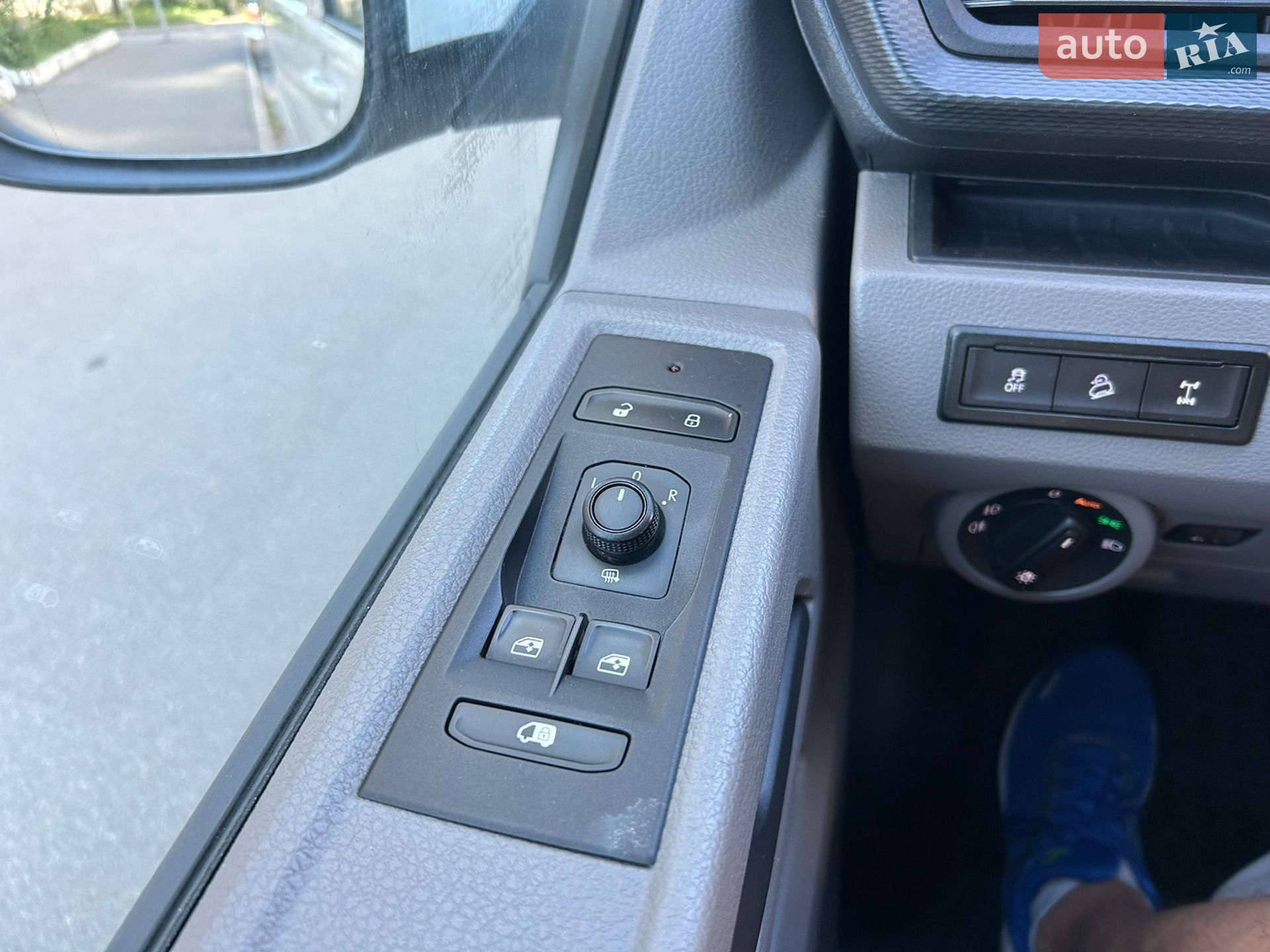 Volkswagen Transporter 2021 VIN WV1ZZZ7HZMH130014 фото оголошення 5 з 17