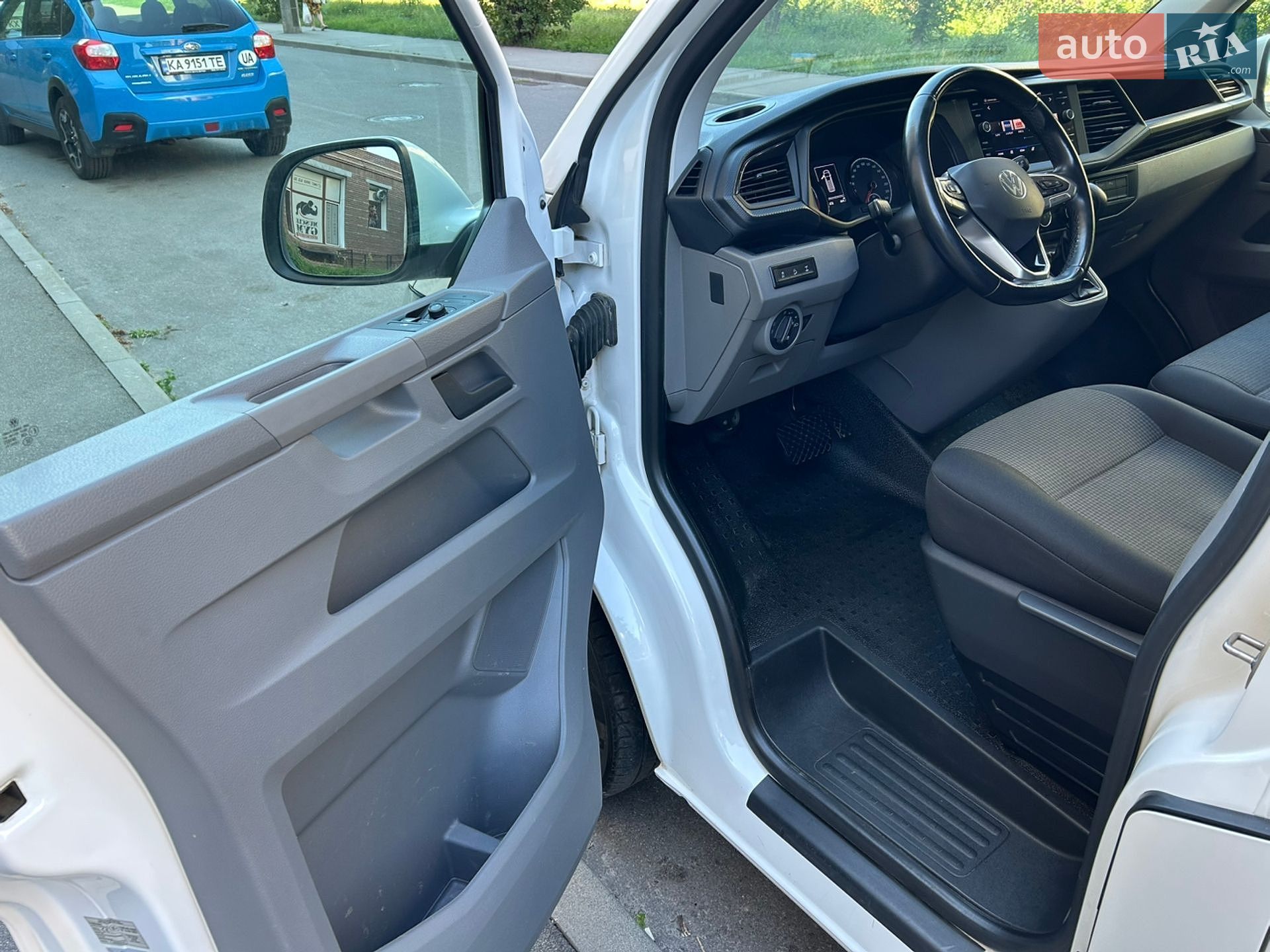 Volkswagen Transporter 2021 VIN WV1ZZZ7HZMH130014 фото оголошення 7 з 17