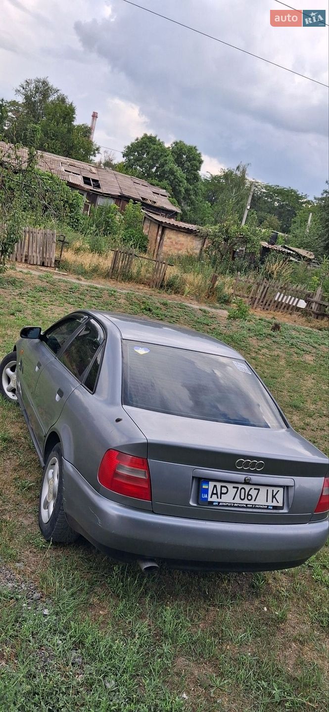 Audi A4 1996 VIN WAUZZZ8DZTA081736 фото оголошення 4 з 17