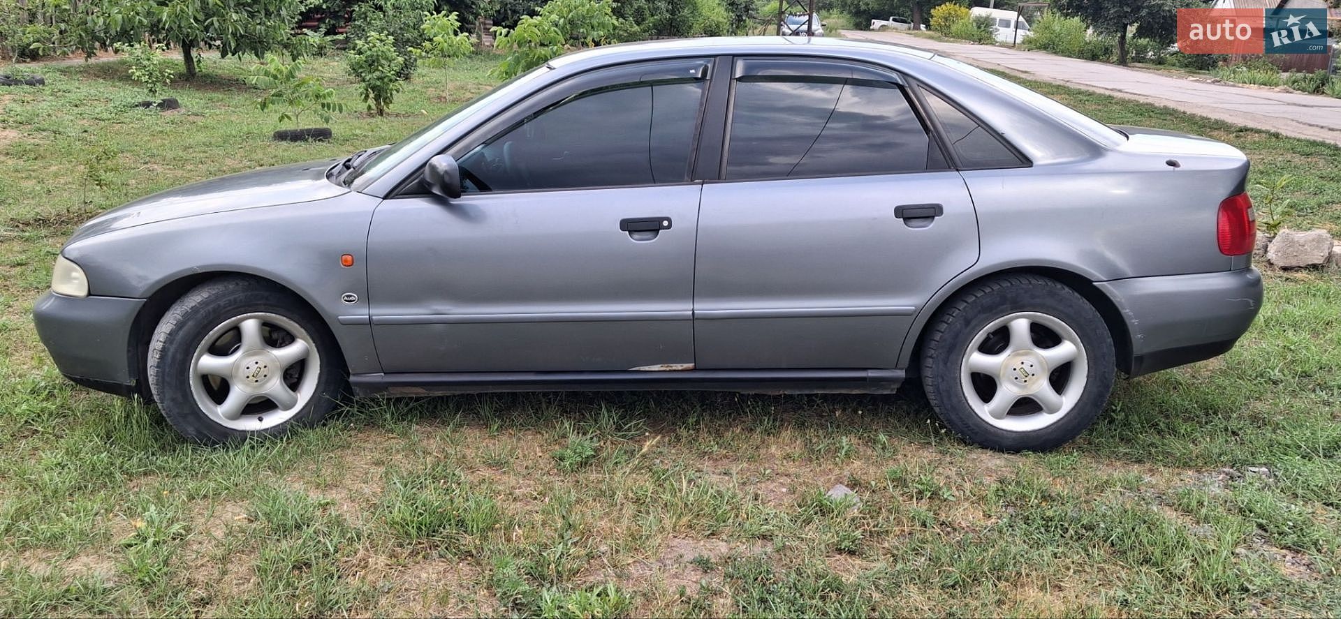 Audi A4 1996 VIN WAUZZZ8DZTA081736 фото оголошення 9 з 17