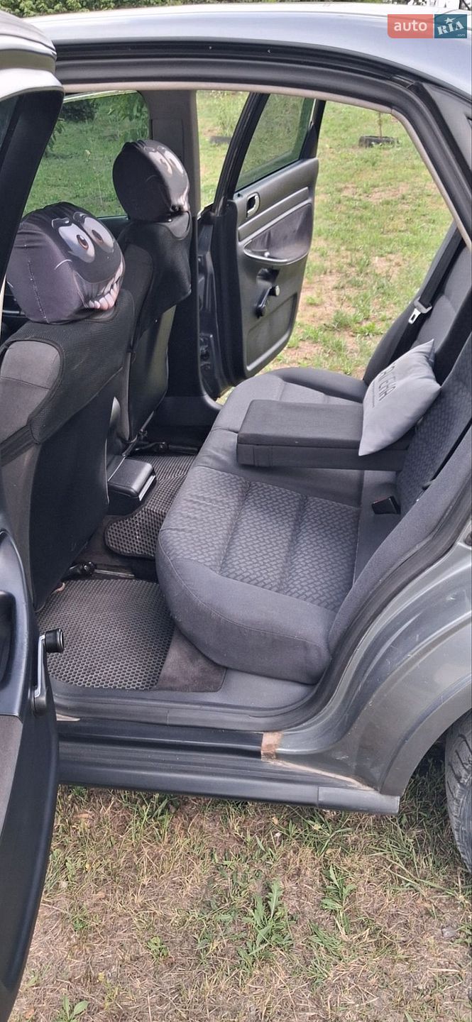Audi A4 1996 VIN WAUZZZ8DZTA081736 фото оголошення 11 з 17