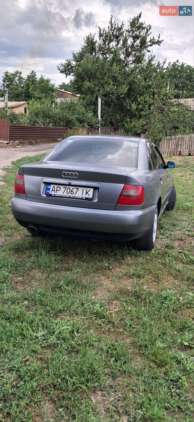 Audi A4 1996 VIN WAUZZZ8DZTA081736 фото оголошення 2 з 17