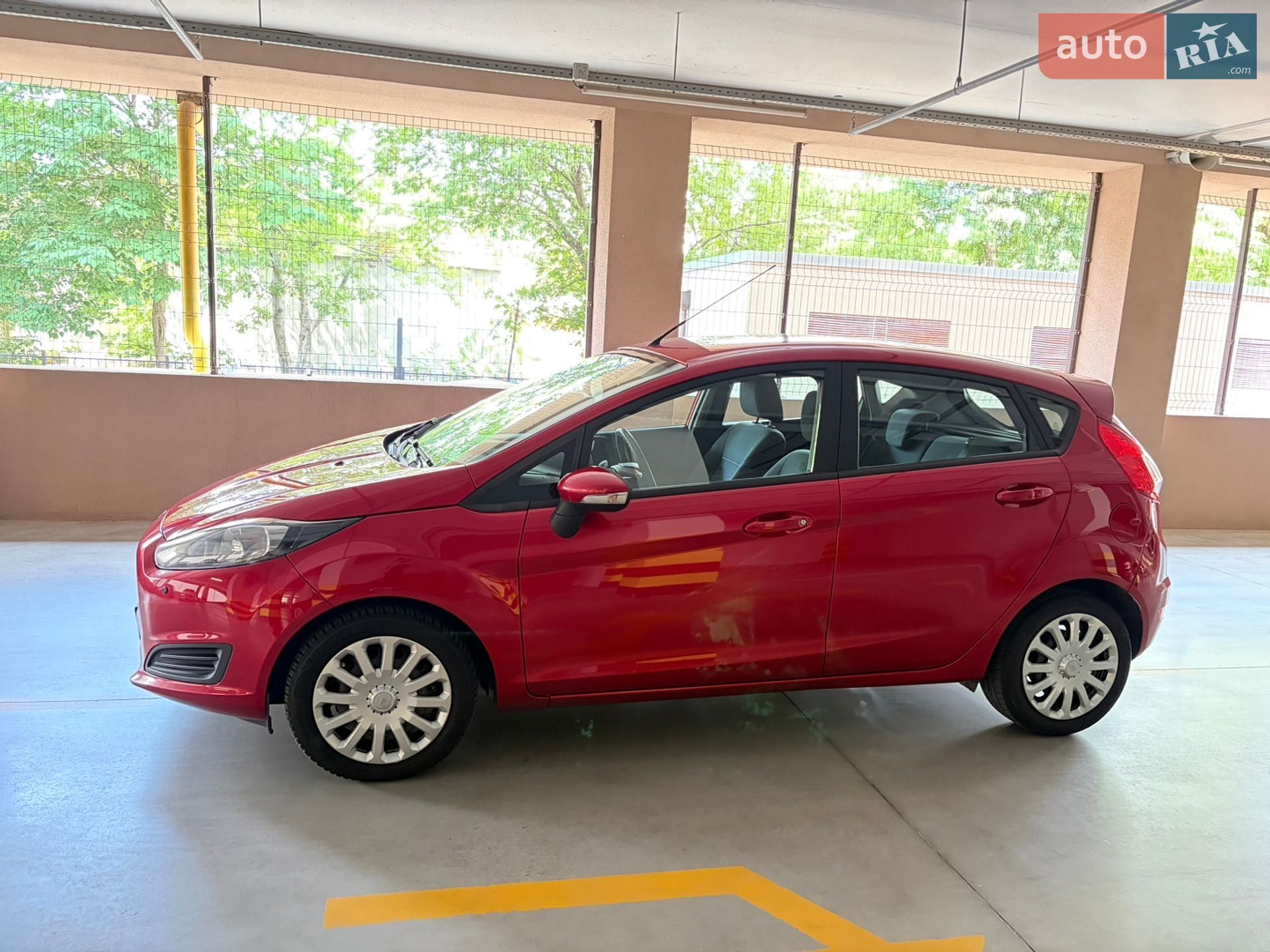 Ford Fiesta 2016 VIN WF0DXXGAKDGY10735 фото оголошення 2 з 26