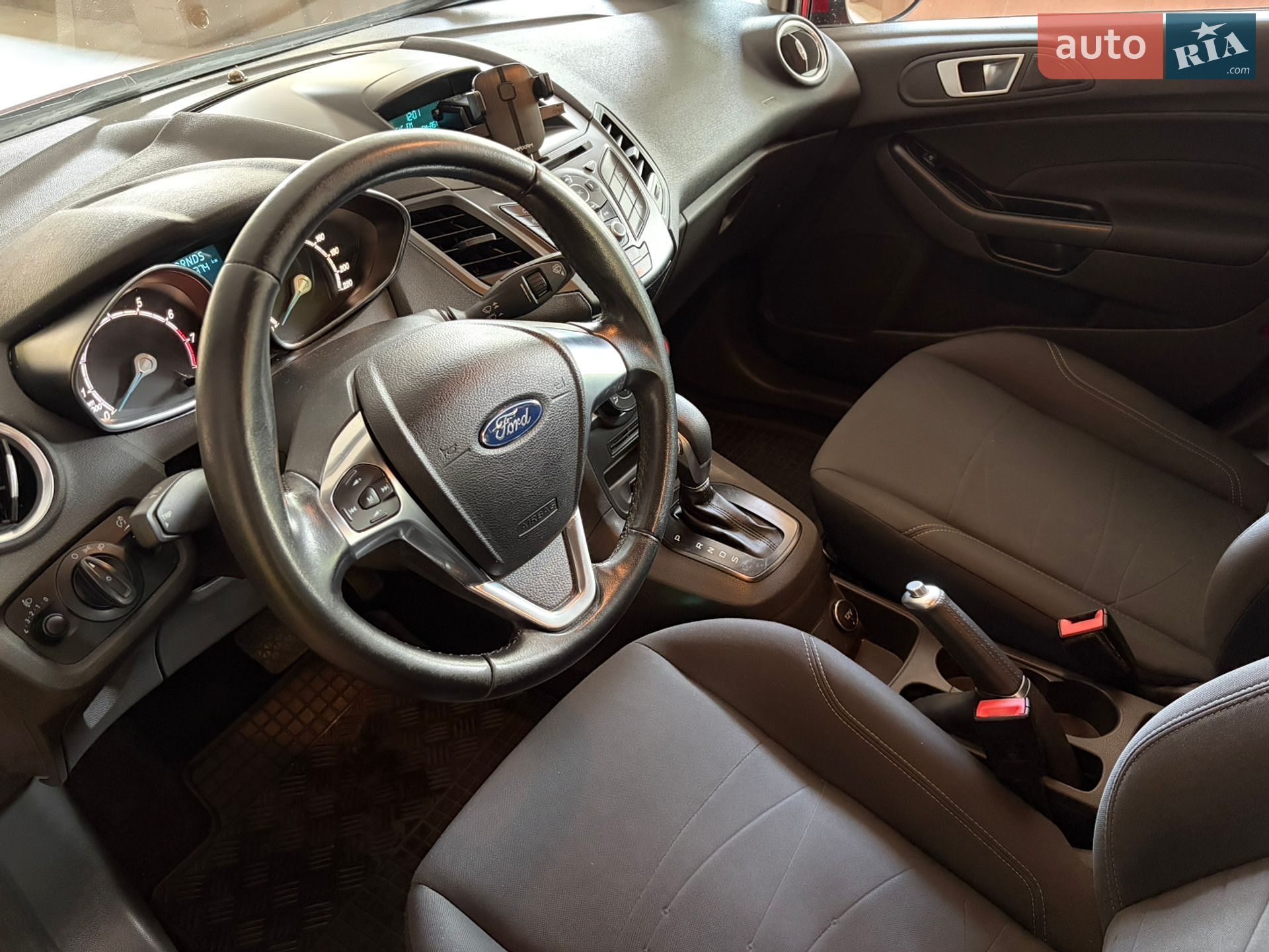 Ford Fiesta 2016 VIN WF0DXXGAKDGY10735 фото оголошення 14 з 26