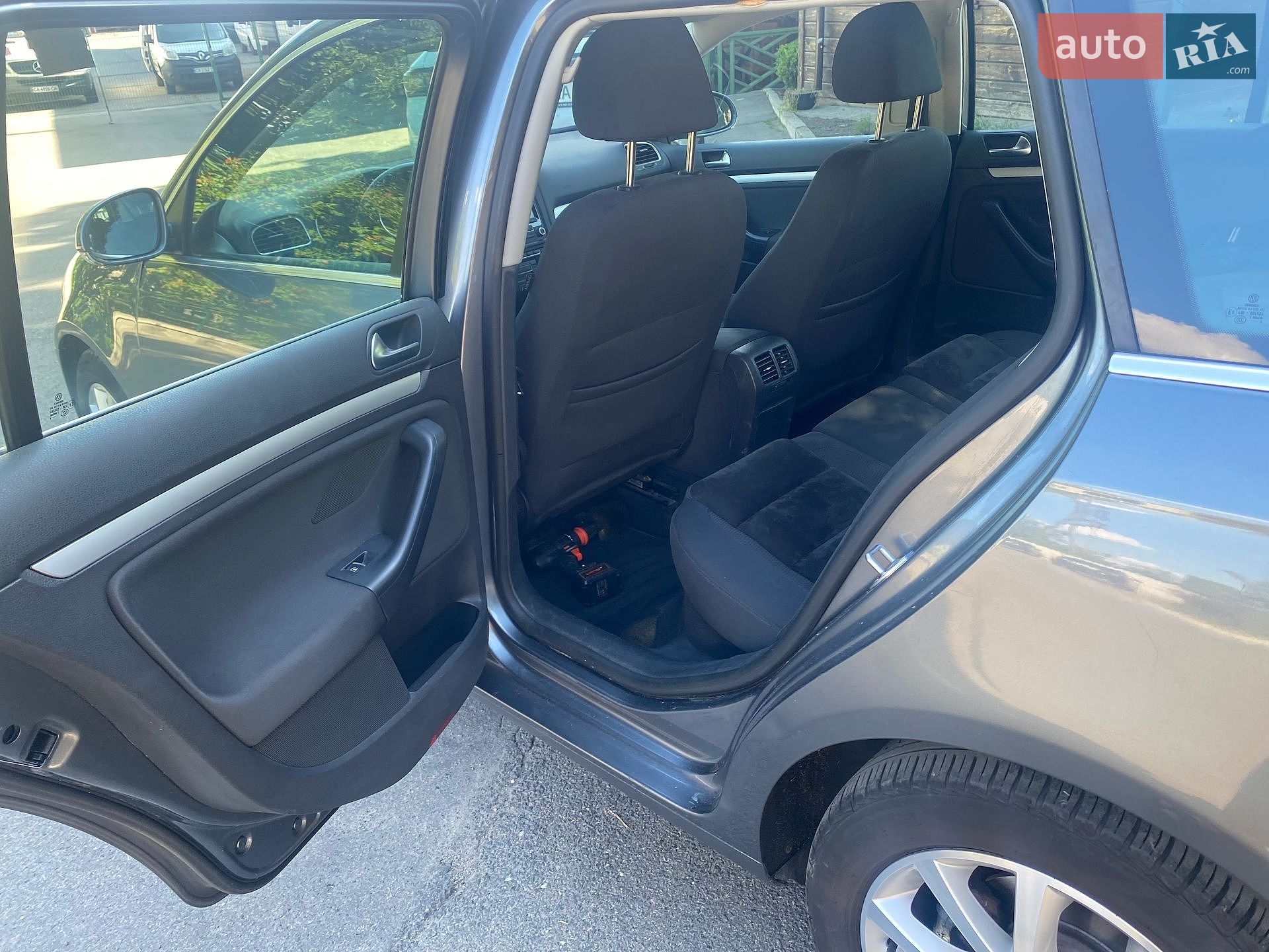 Volkswagen Golf 2010 VIN WVWZZZ1KZAM653728 фото оголошення 32 з 65