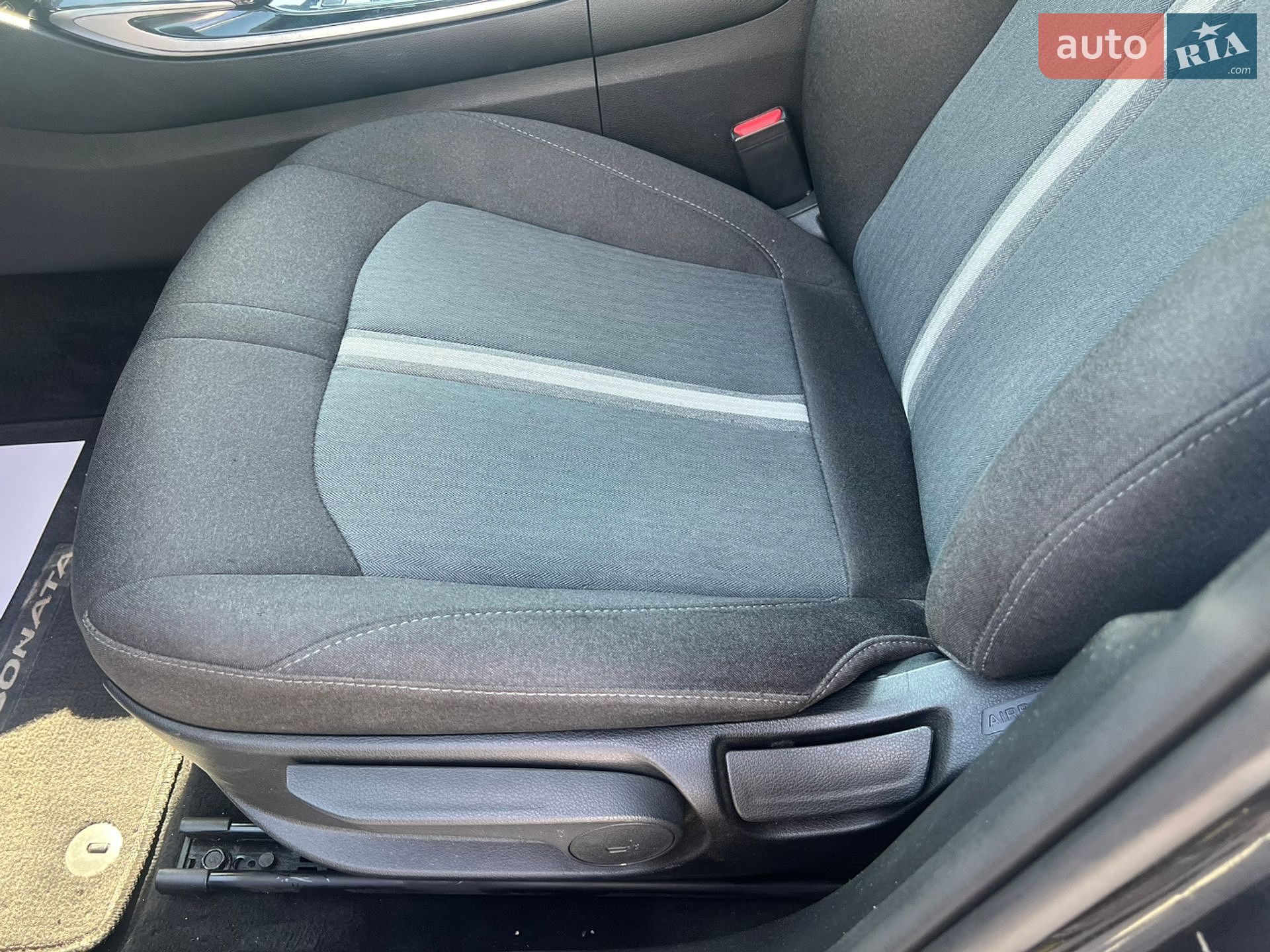 Hyundai Sonata 2021 VIN 5NPEG4JA2MH117460 фото оголошення 13 з 18