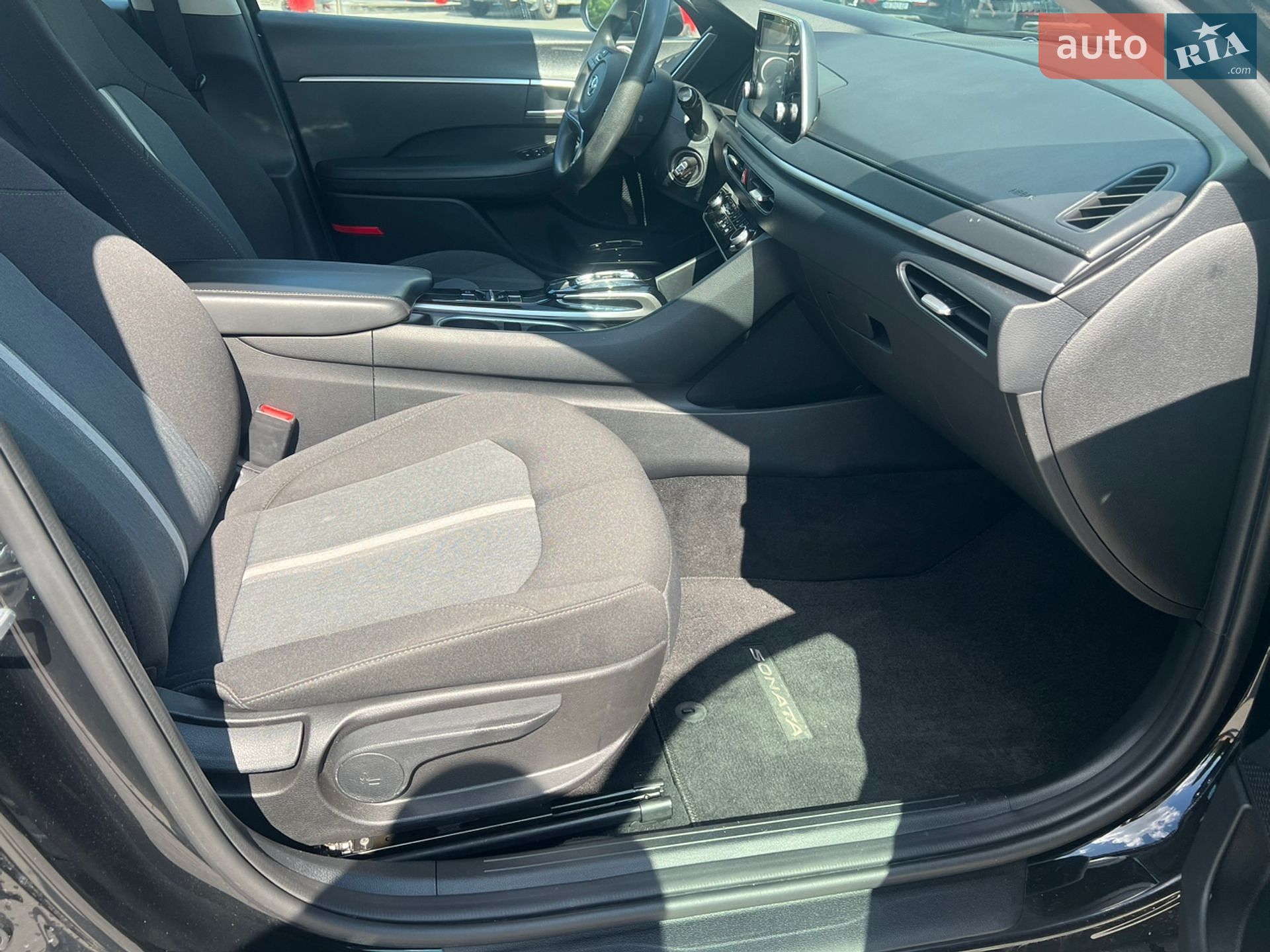 Hyundai Sonata 2021 VIN 5NPEG4JA2MH117460 фото оголошення 14 з 18