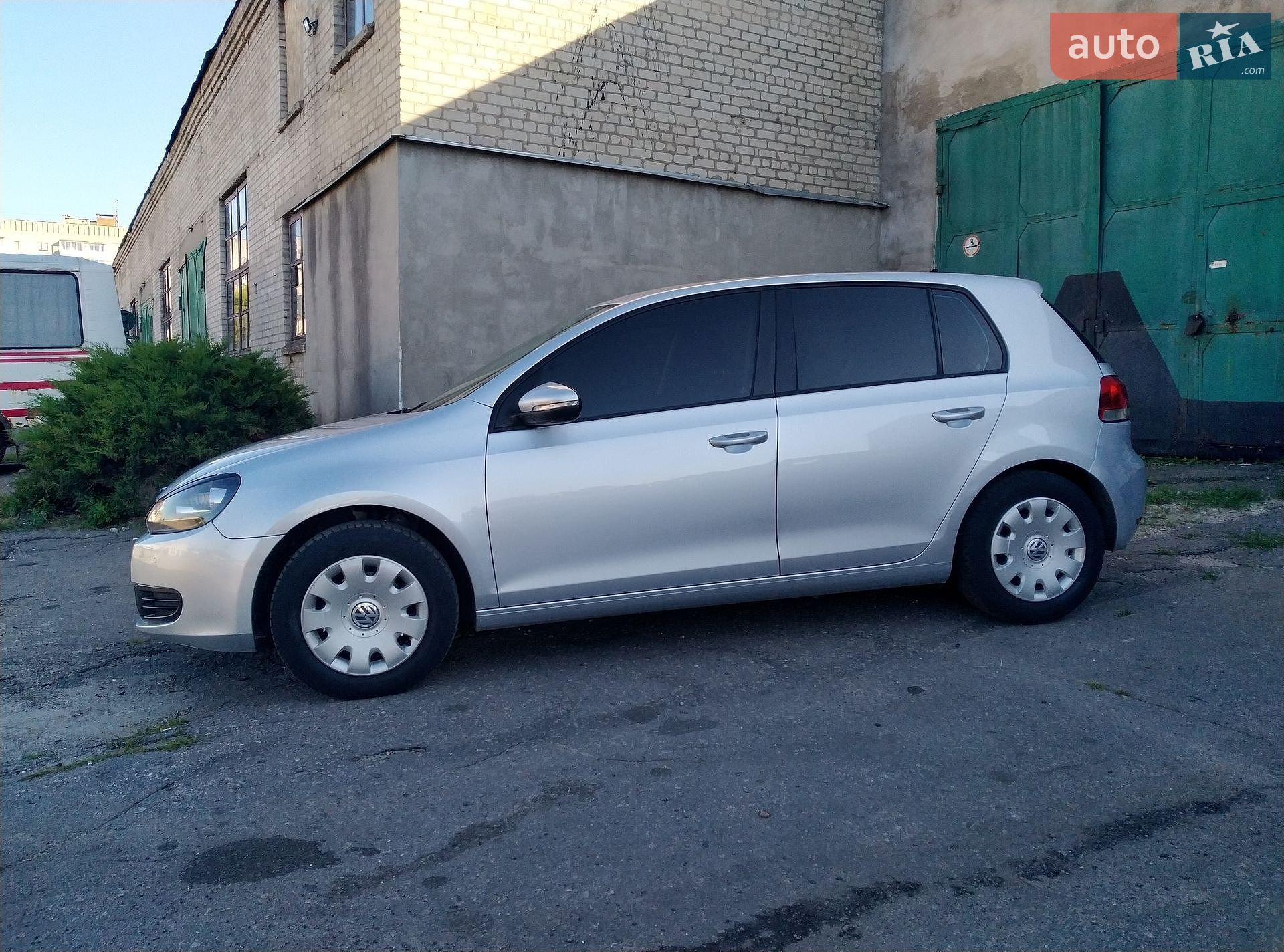 Volkswagen Golf 2010 VIN WVWZZZ1KZAW423492 фото оголошення 2 з 18