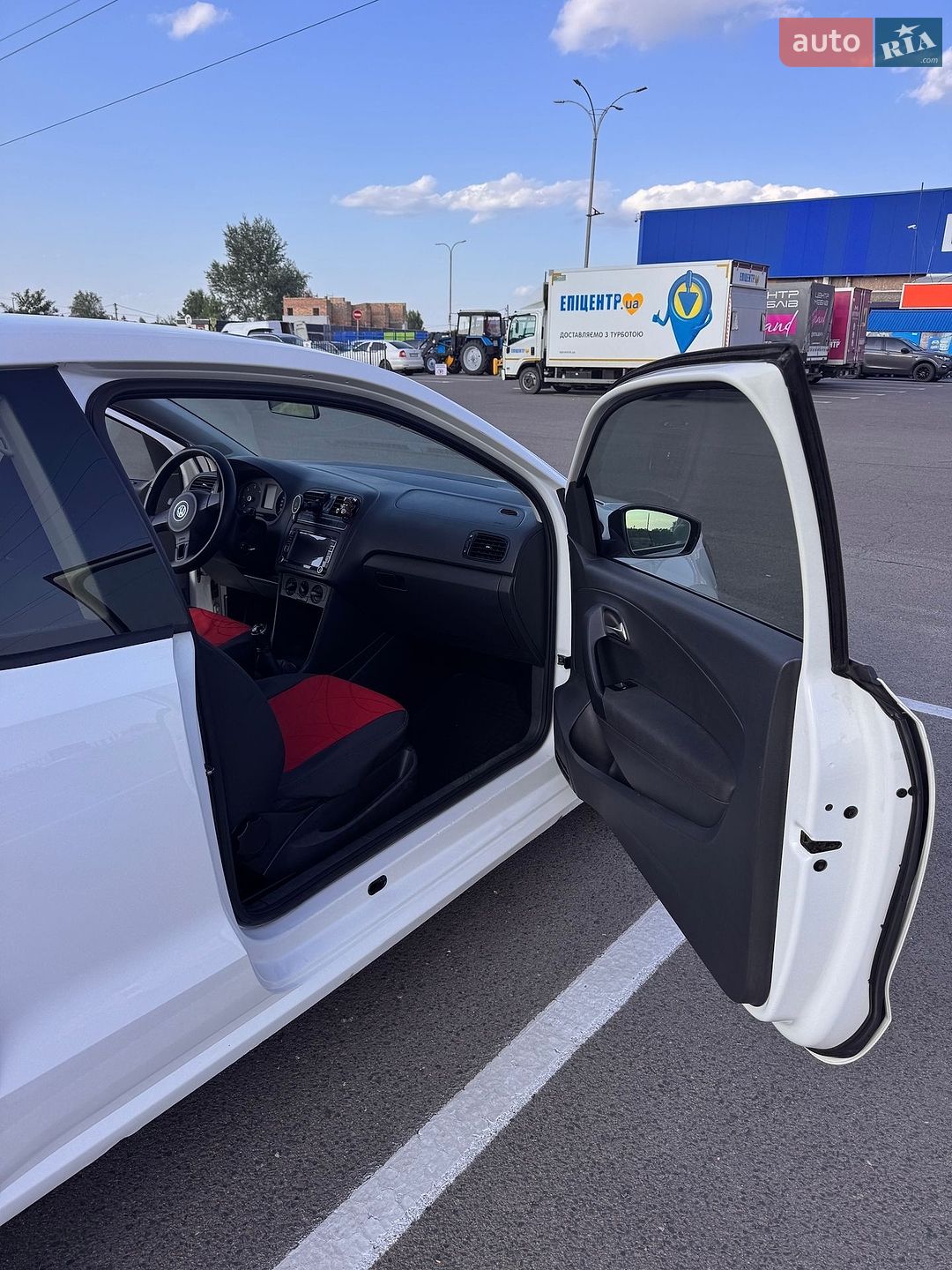 Volkswagen Polo 2013 VIN WVWZZZ6RZEY049286 фото оголошення 3 з 10