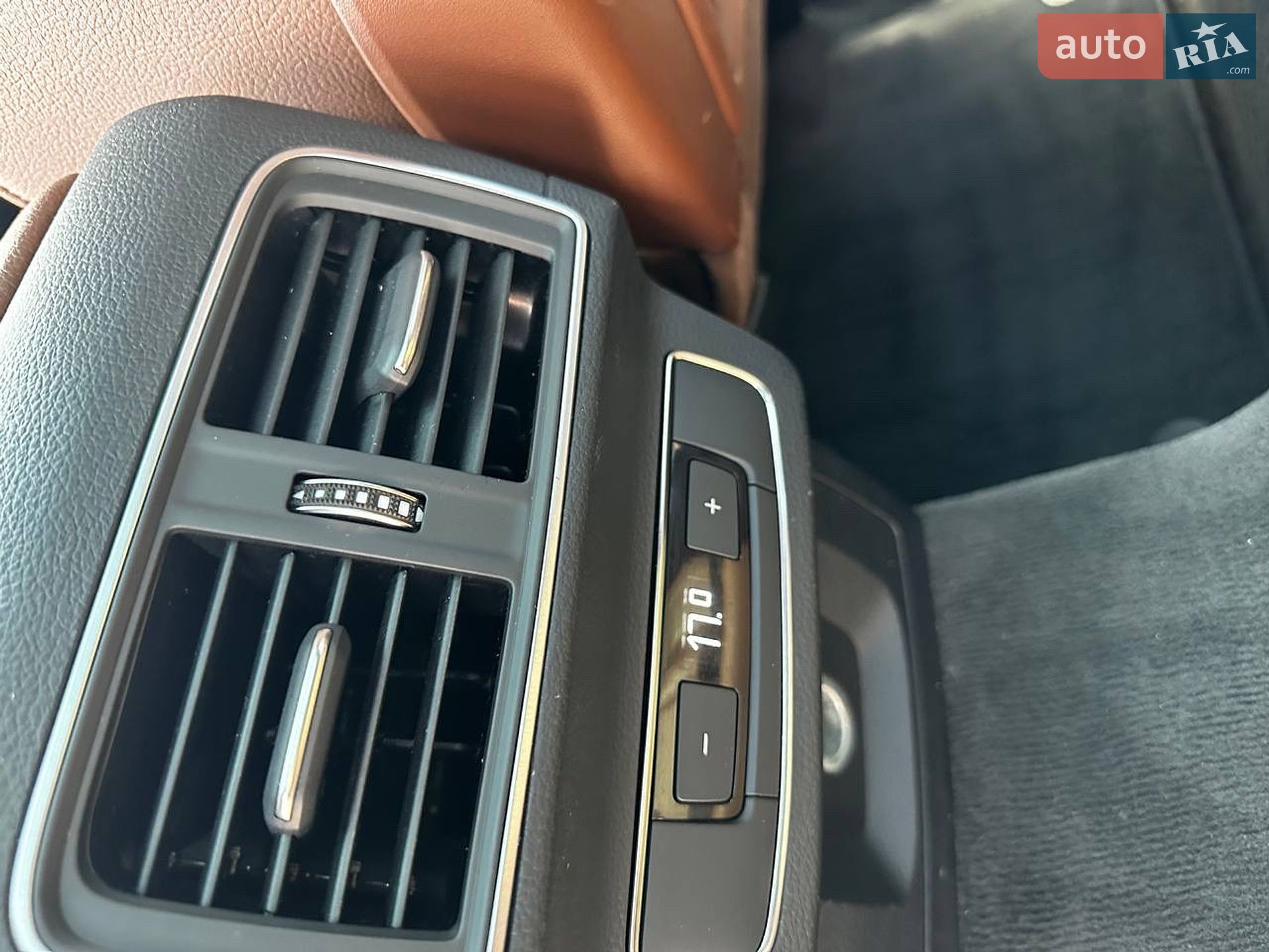 Audi Q5 2018 VIN WA1BNAFY9J2209329 фото оголошення 59 з 78