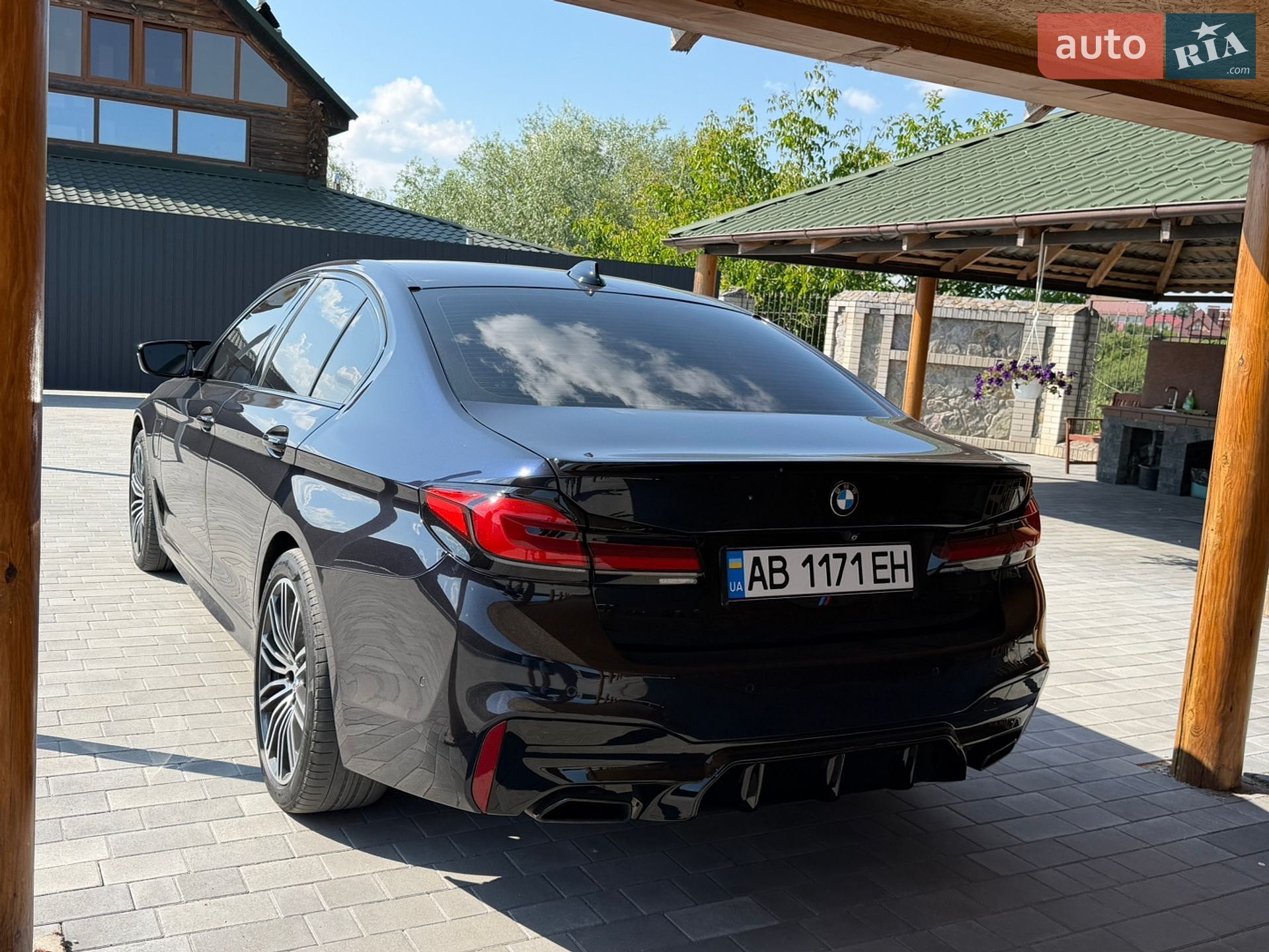 BMW 5 Series 2017 VIN WBAJB1C50JB084173 фото оголошення 8 з 26