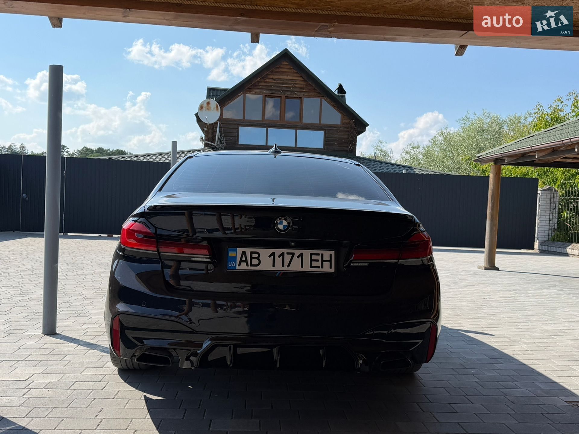 BMW 5 Series 2017 VIN WBAJB1C50JB084173 фото оголошення 10 з 26