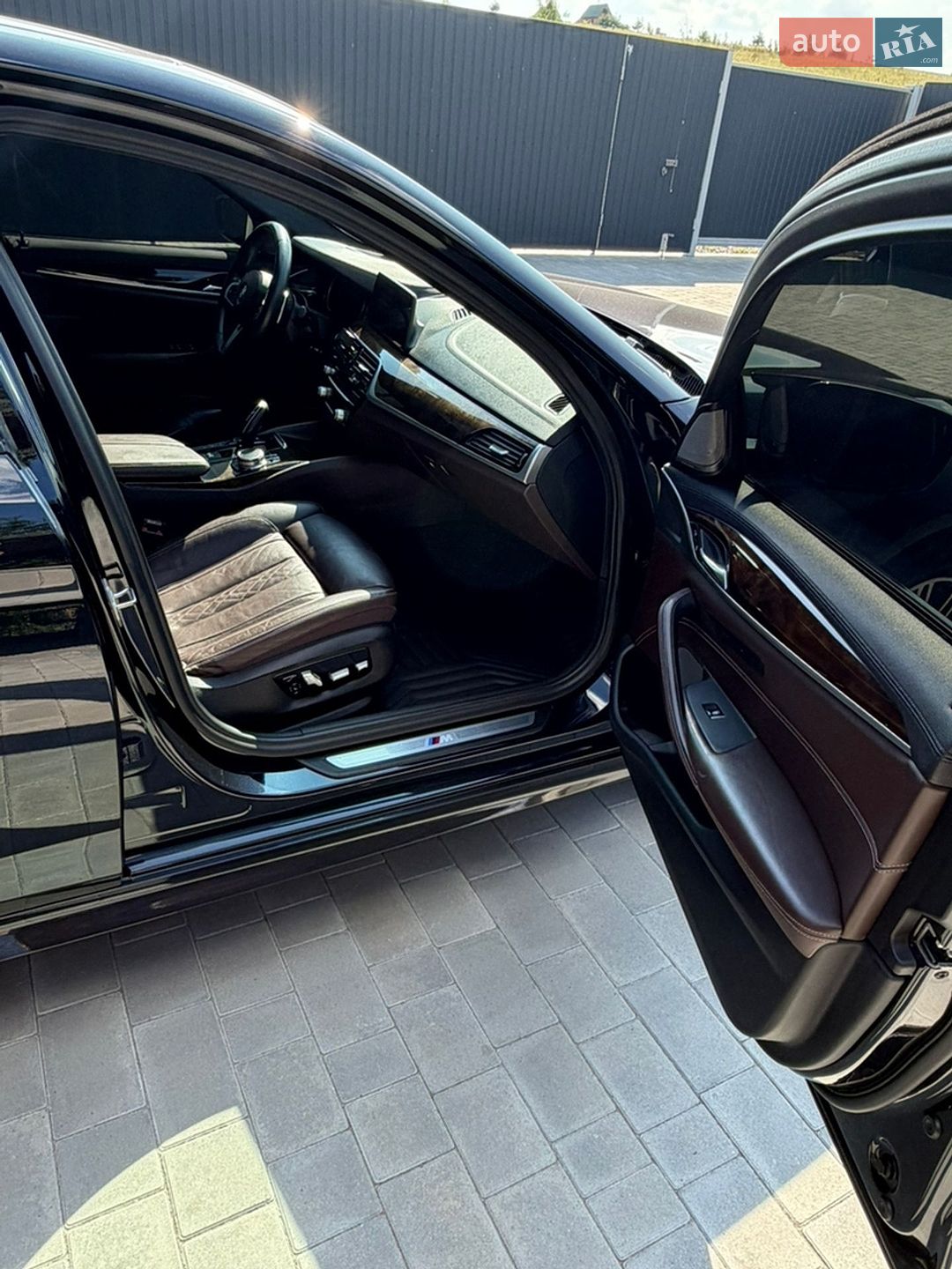 BMW 5 Series 2017 VIN WBAJB1C50JB084173 фото оголошення 13 з 26