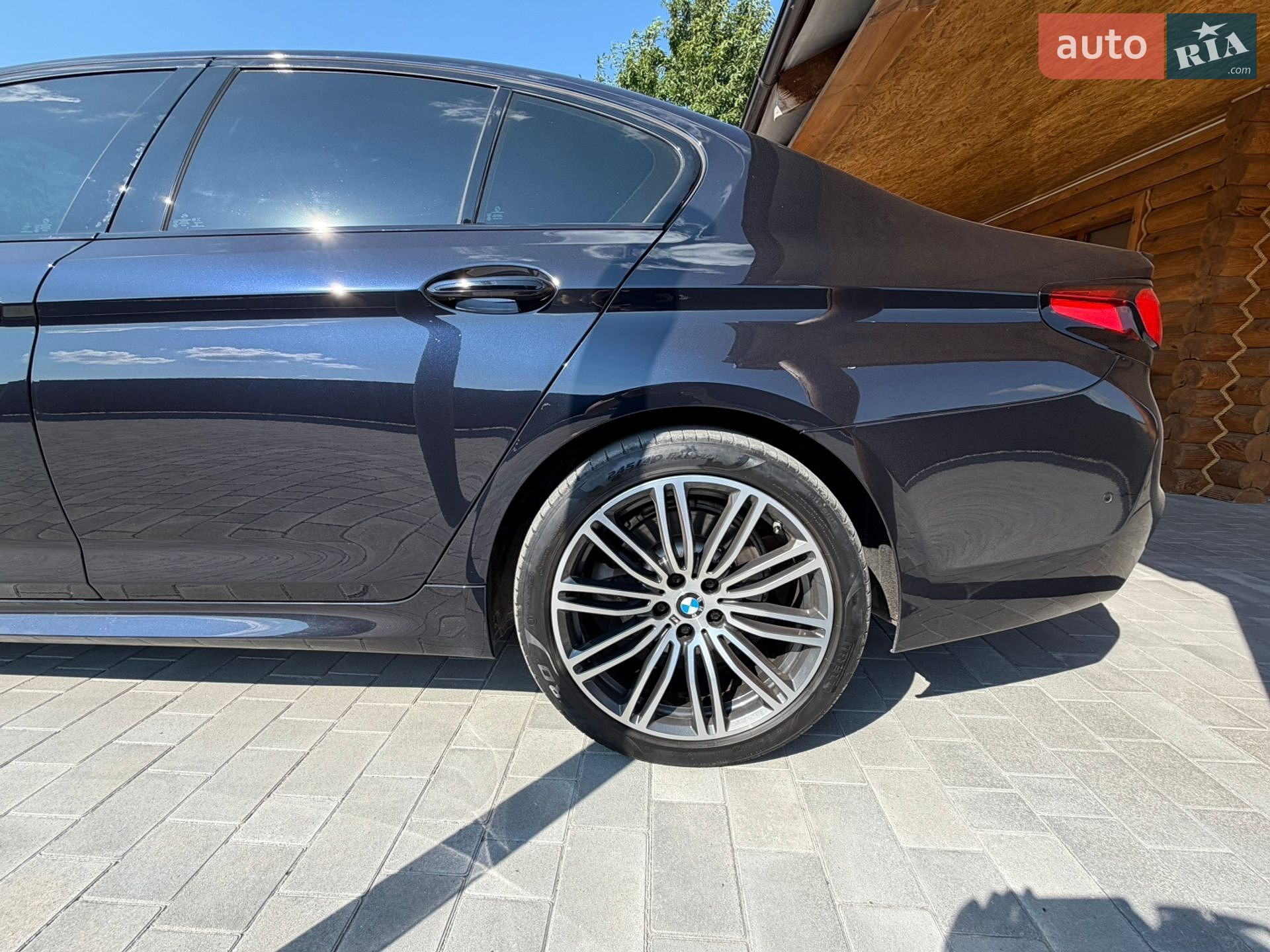 BMW 5 Series 2017 VIN WBAJB1C50JB084173 фото оголошення 6 з 26