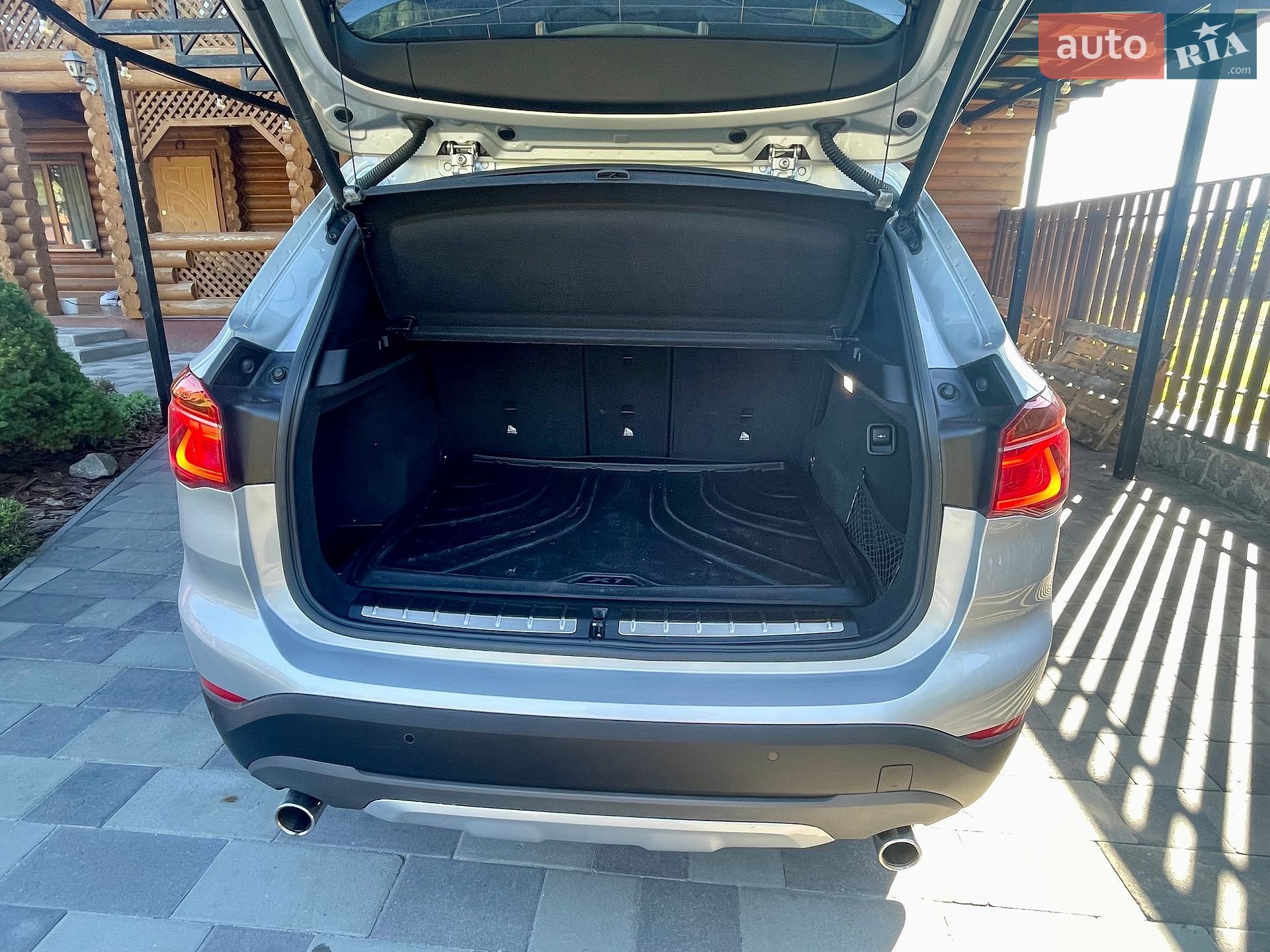 BMW X1 2017 VIN WBXHT3Z34H4A64996 фото оголошення 7 з 32