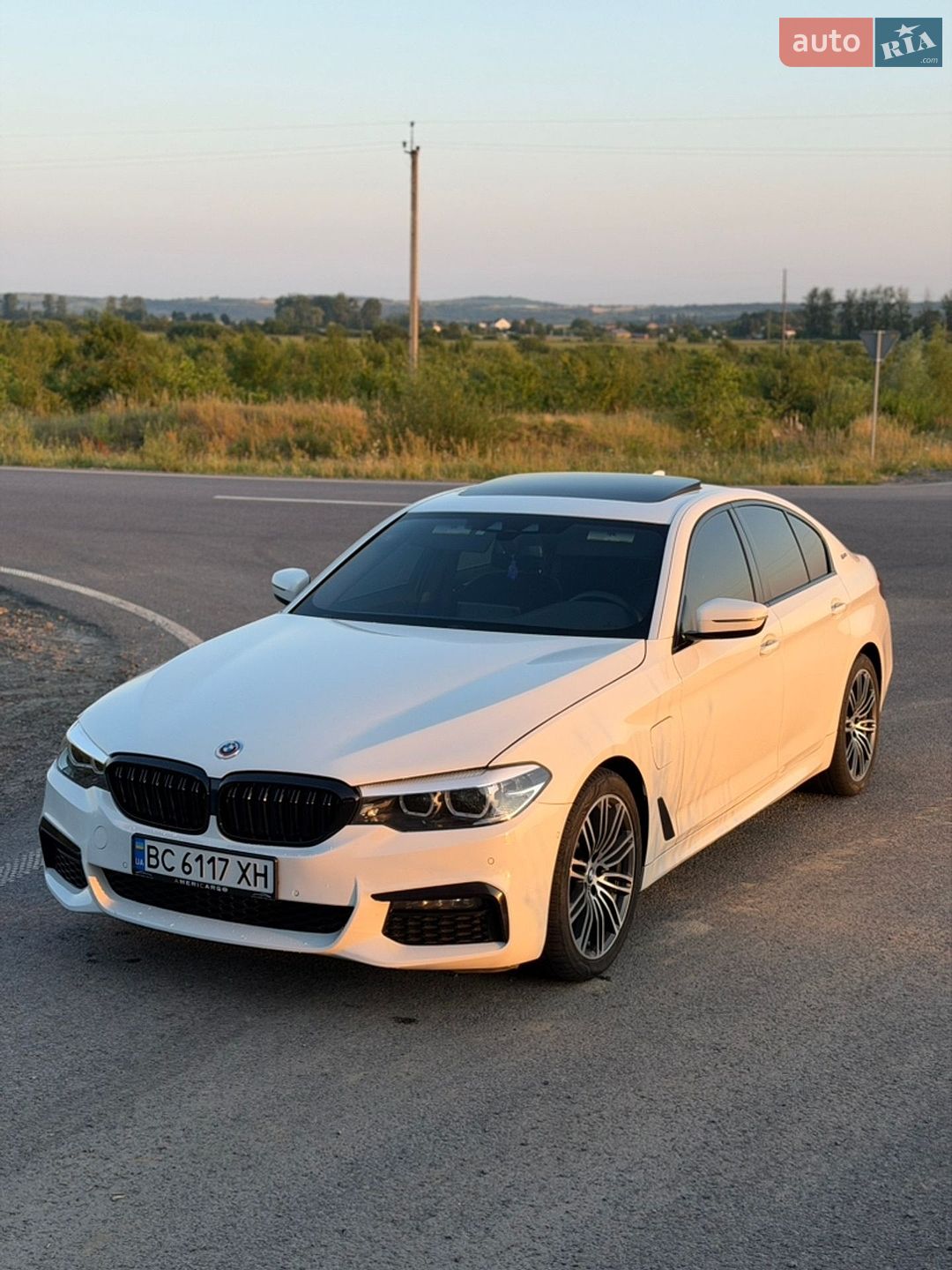 BMW 5 Series 2018 VIN WBAJA9C52KB389712 фото оголошення 2 з 29