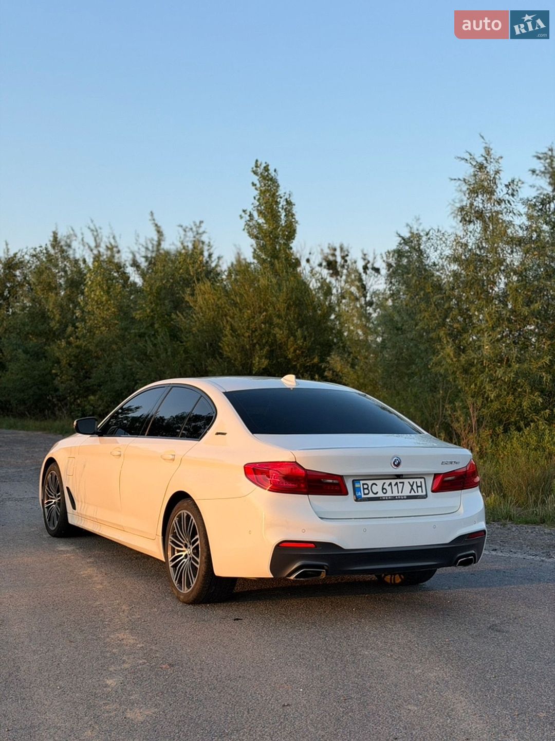 BMW 5 Series 2018 VIN WBAJA9C52KB389712 фото оголошення 10 з 29