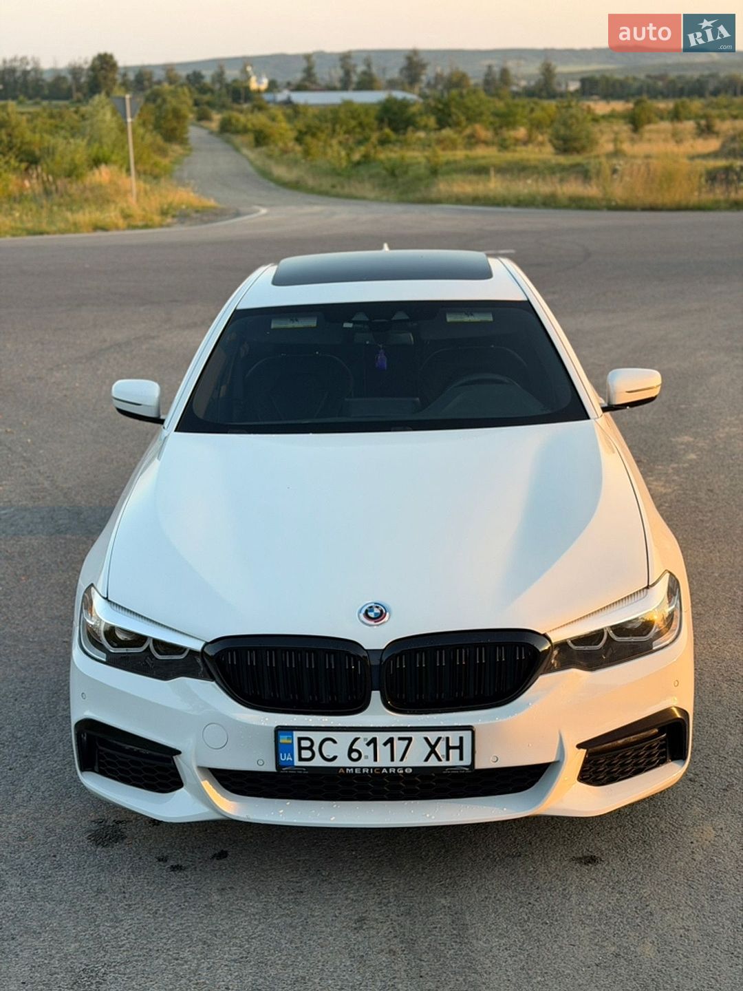 BMW 5 Series 2018 VIN WBAJA9C52KB389712 фото оголошення 13 з 29