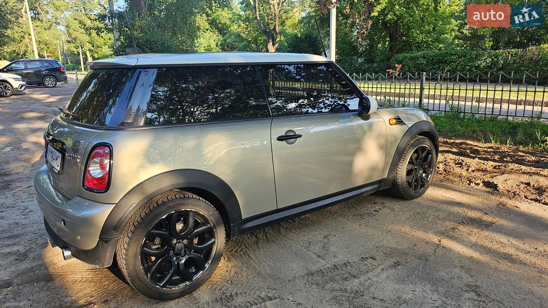Mini Cooper 2011 VIN WMWSU3C55BT097796 фото оголошення 5 з 12