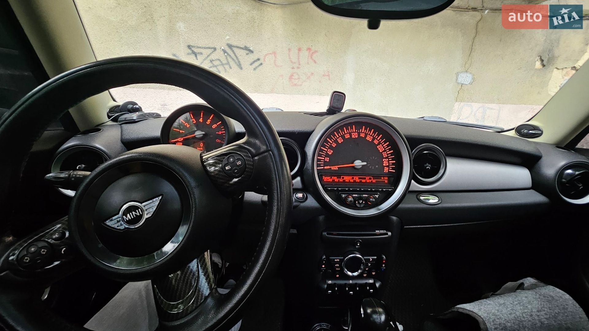 Mini Cooper 2011 VIN WMWSU3C55BT097796 фото оголошення 9 з 12
