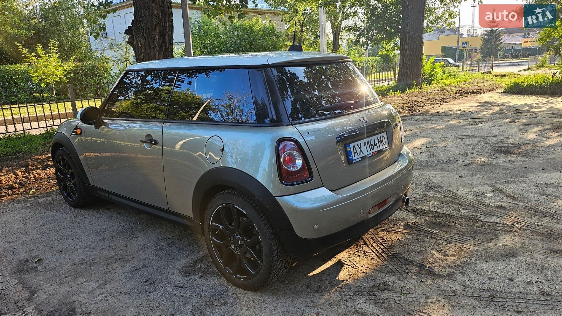 Mini Cooper 2011 VIN WMWSU3C55BT097796 фото оголошення 3 з 12