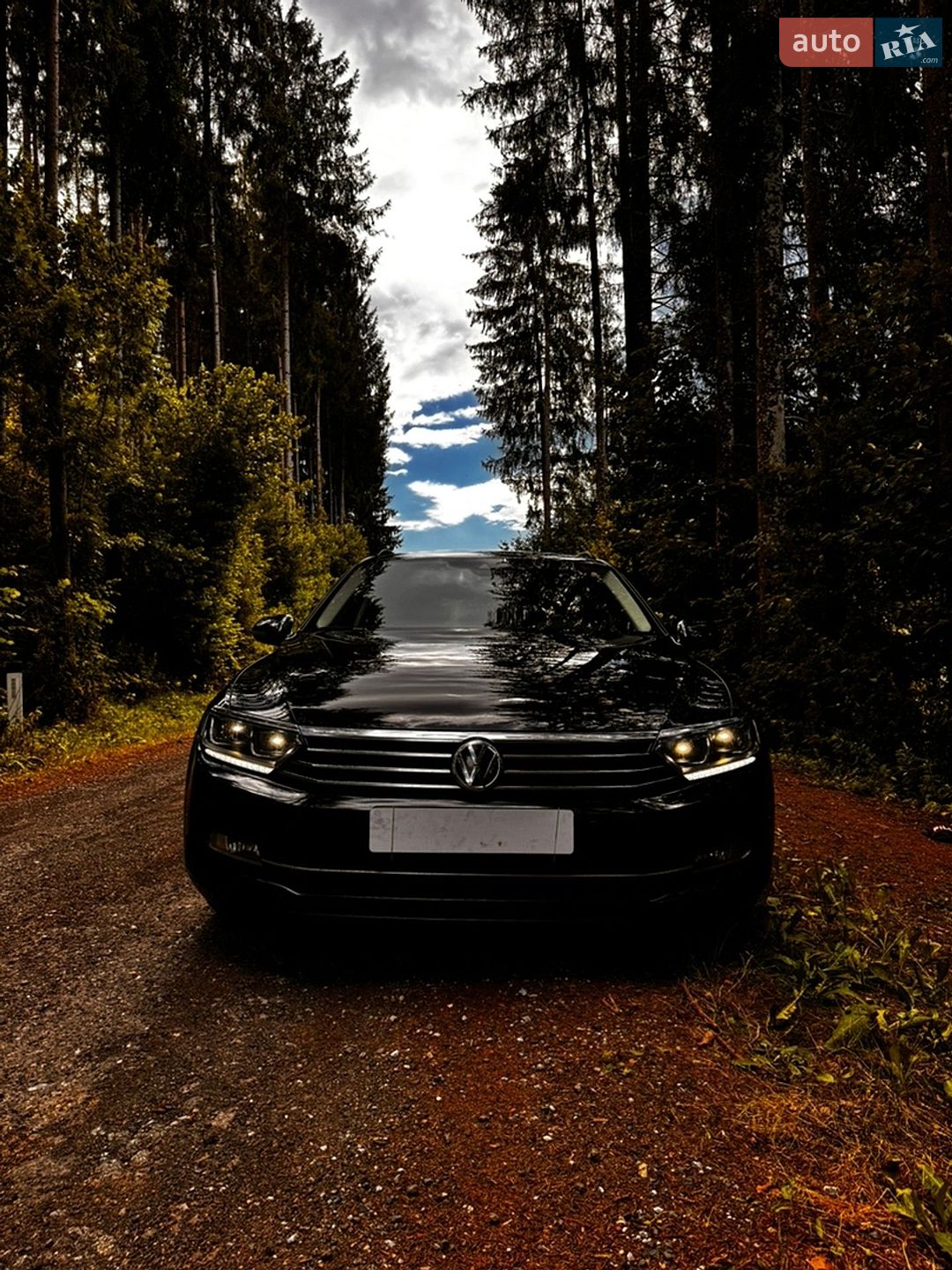 Volkswagen Passat 2018 VIN WVWZZZ3CZJE135924 фото оголошення 8 з 21