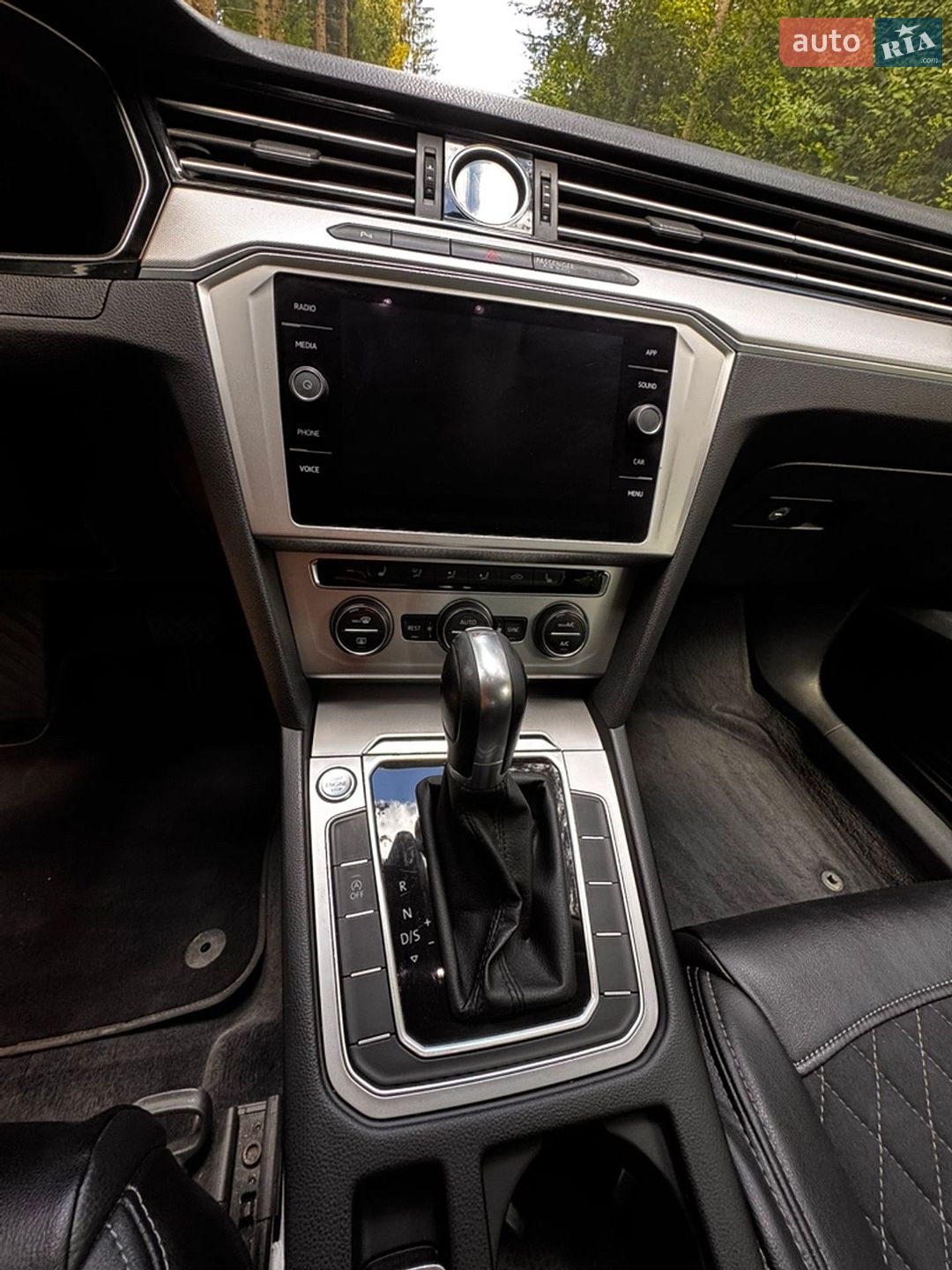 Volkswagen Passat 2018 VIN WVWZZZ3CZJE135924 фото оголошення 16 з 21