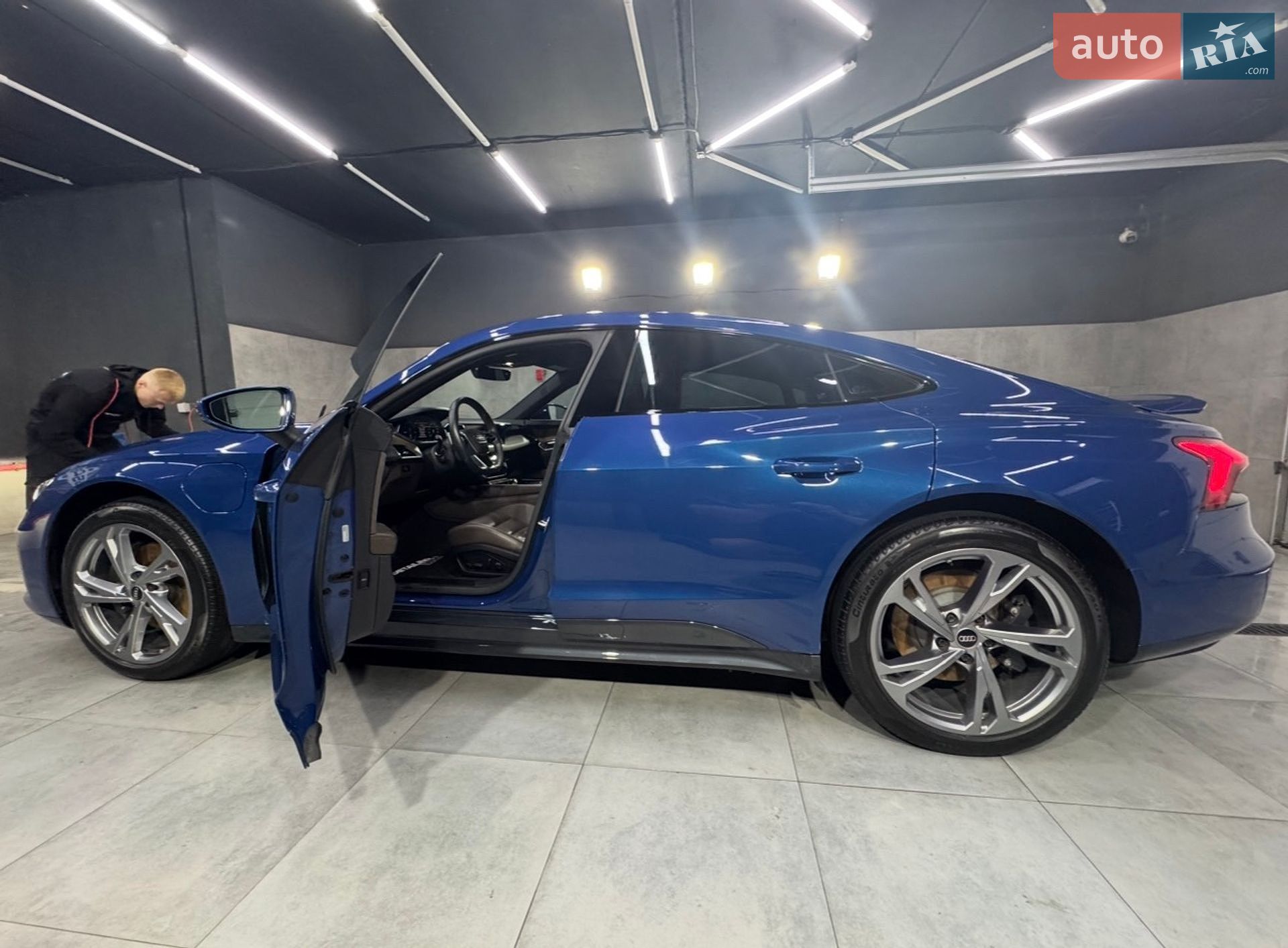 Audi e-tron GT 2021 VIN WAUFJBFW2N7006344 фото оголошення 5 з 12