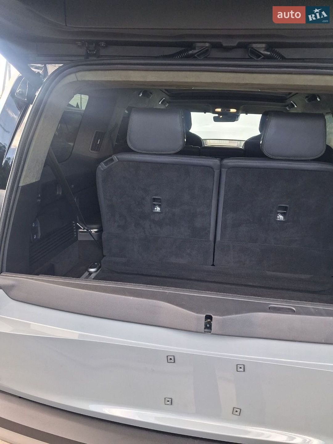 Rivian R1S 2024 VIN 7PDSGABAXRN035461 фото оголошення 7 з 16