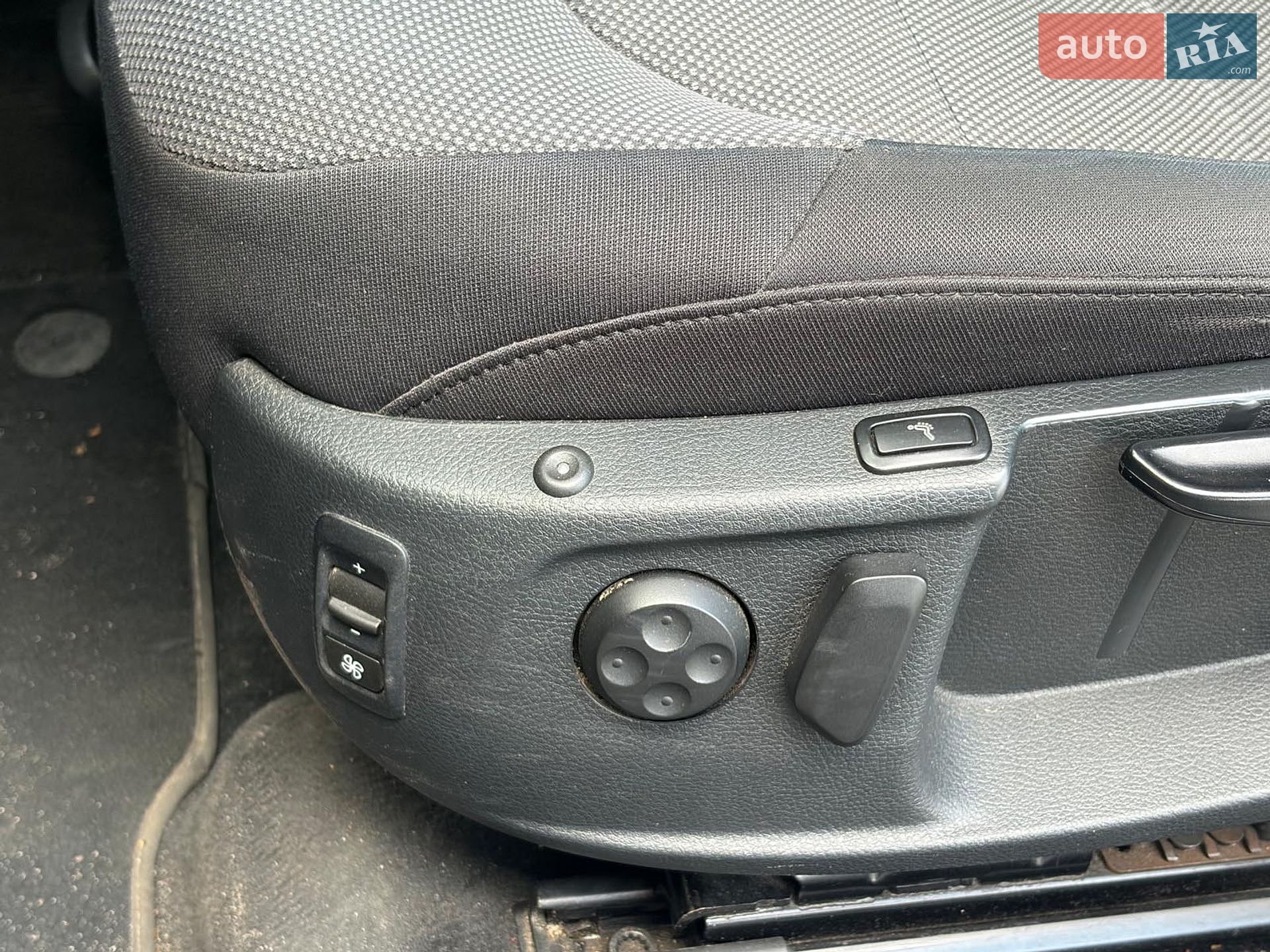 Volkswagen Passat 2012 VIN WVWZZZ3CZDE101296 фото оголошення 16 з 32