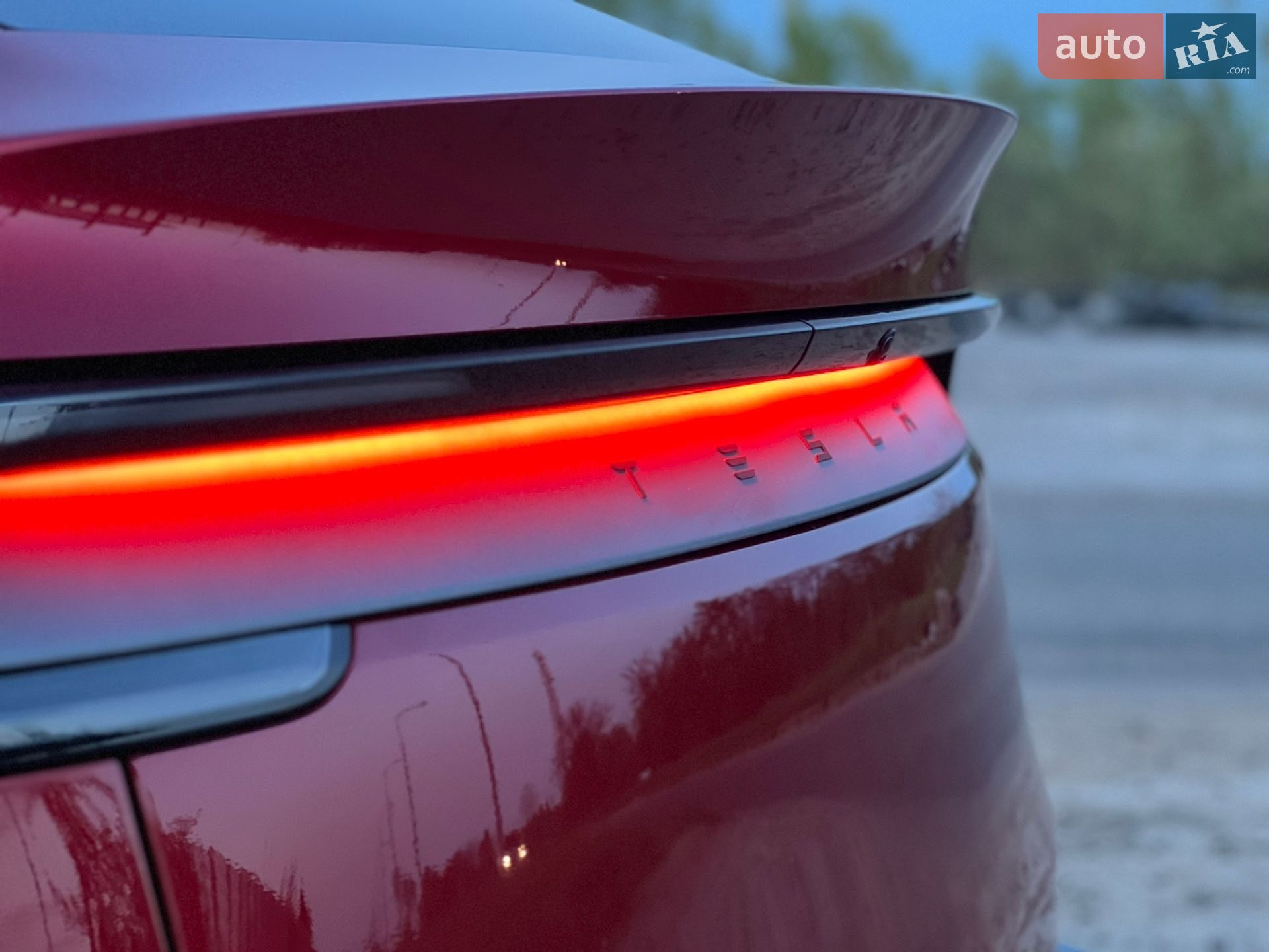 Tesla Model Y 2025 VIN 7SAYGDEE7TF336151 фото оголошення 5 з 30