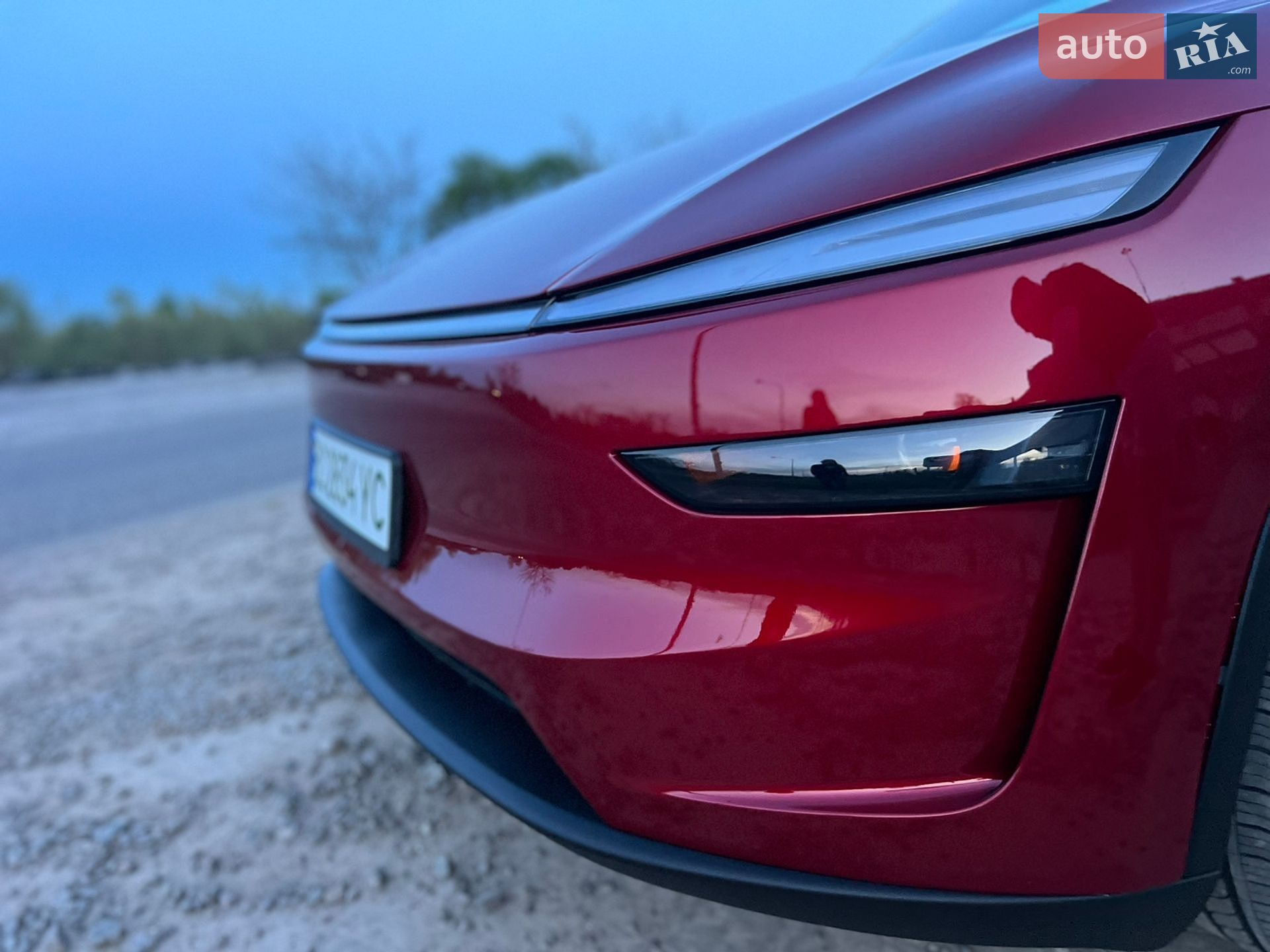 Tesla Model Y 2025 VIN 7SAYGDEE7TF336151 фото оголошення 9 з 30