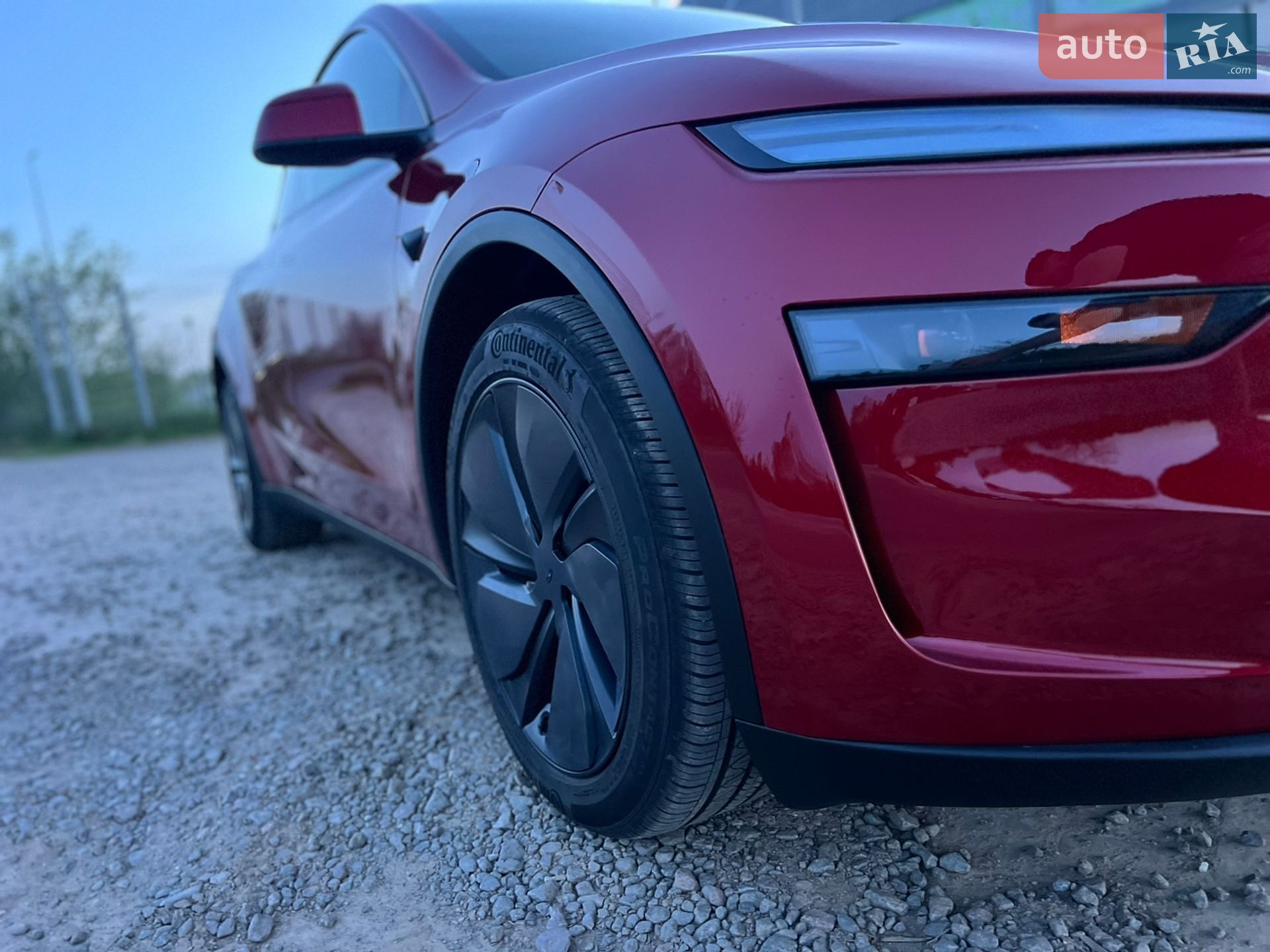 Tesla Model Y 2025 VIN 7SAYGDEE7TF336151 фото оголошення 16 з 30