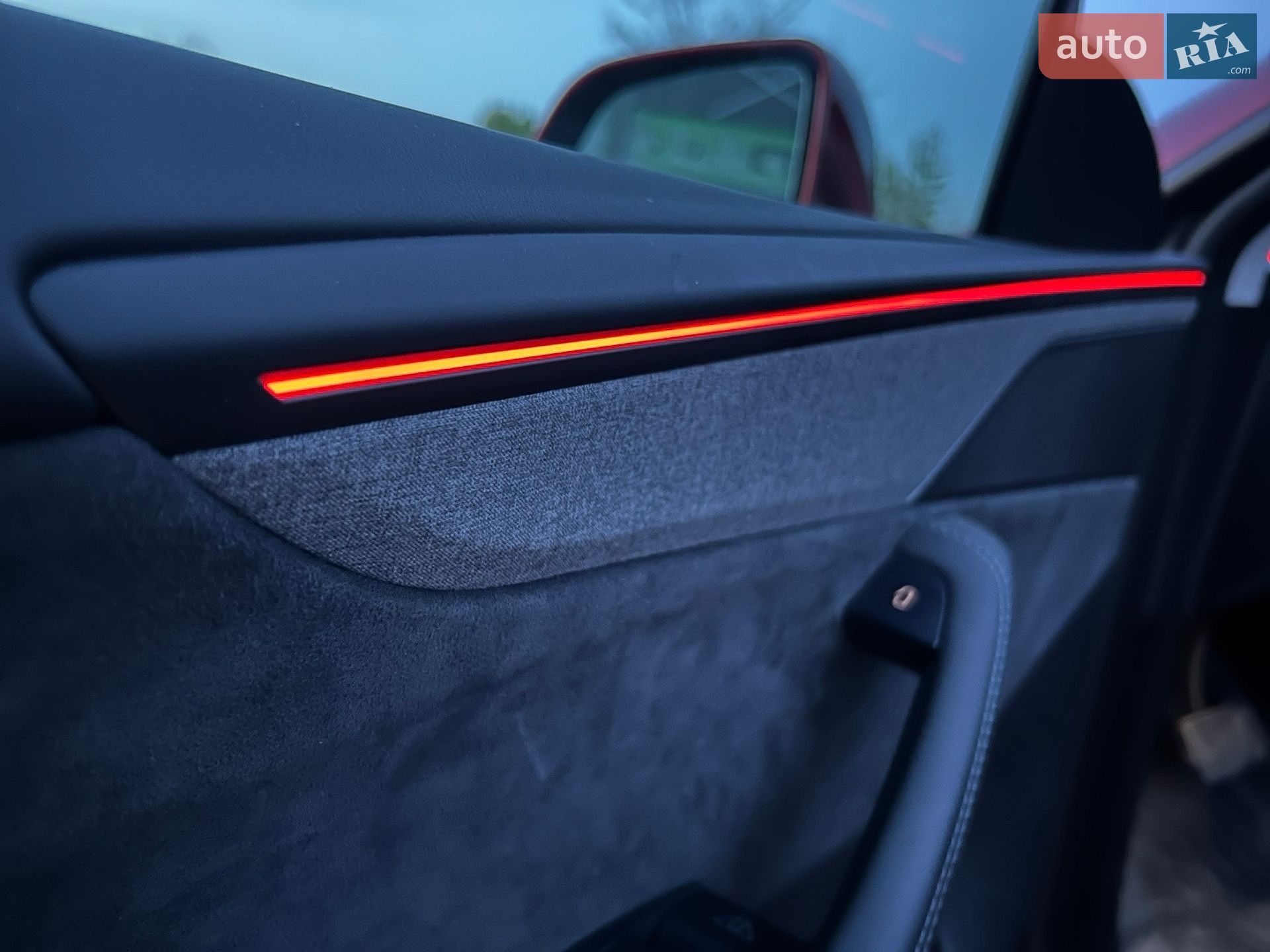 Tesla Model Y 2025 VIN 7SAYGDEE7TF336151 фото оголошення 27 з 30