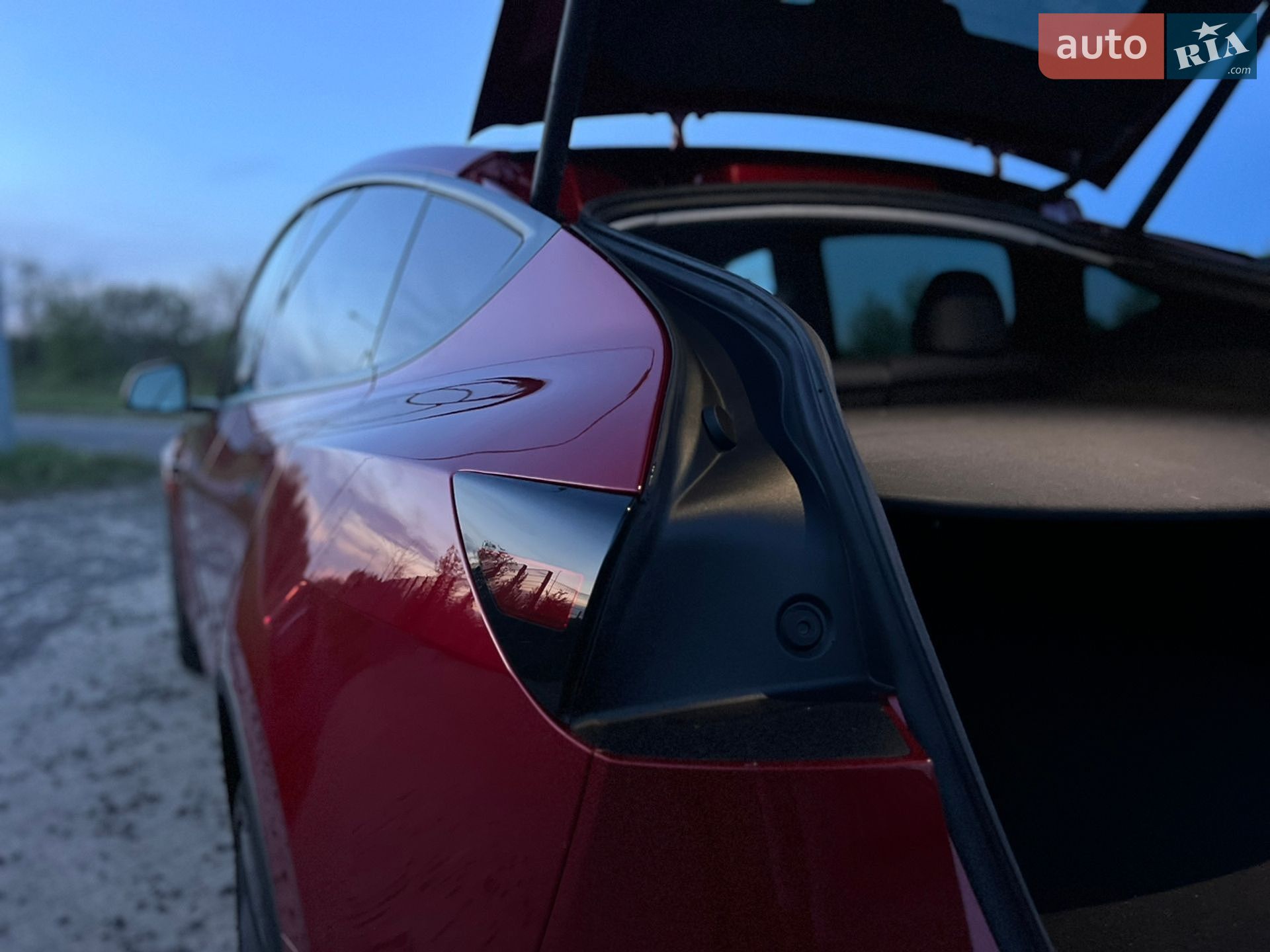 Tesla Model Y 2025 VIN 7SAYGDEE7TF336151 фото оголошення 29 з 30