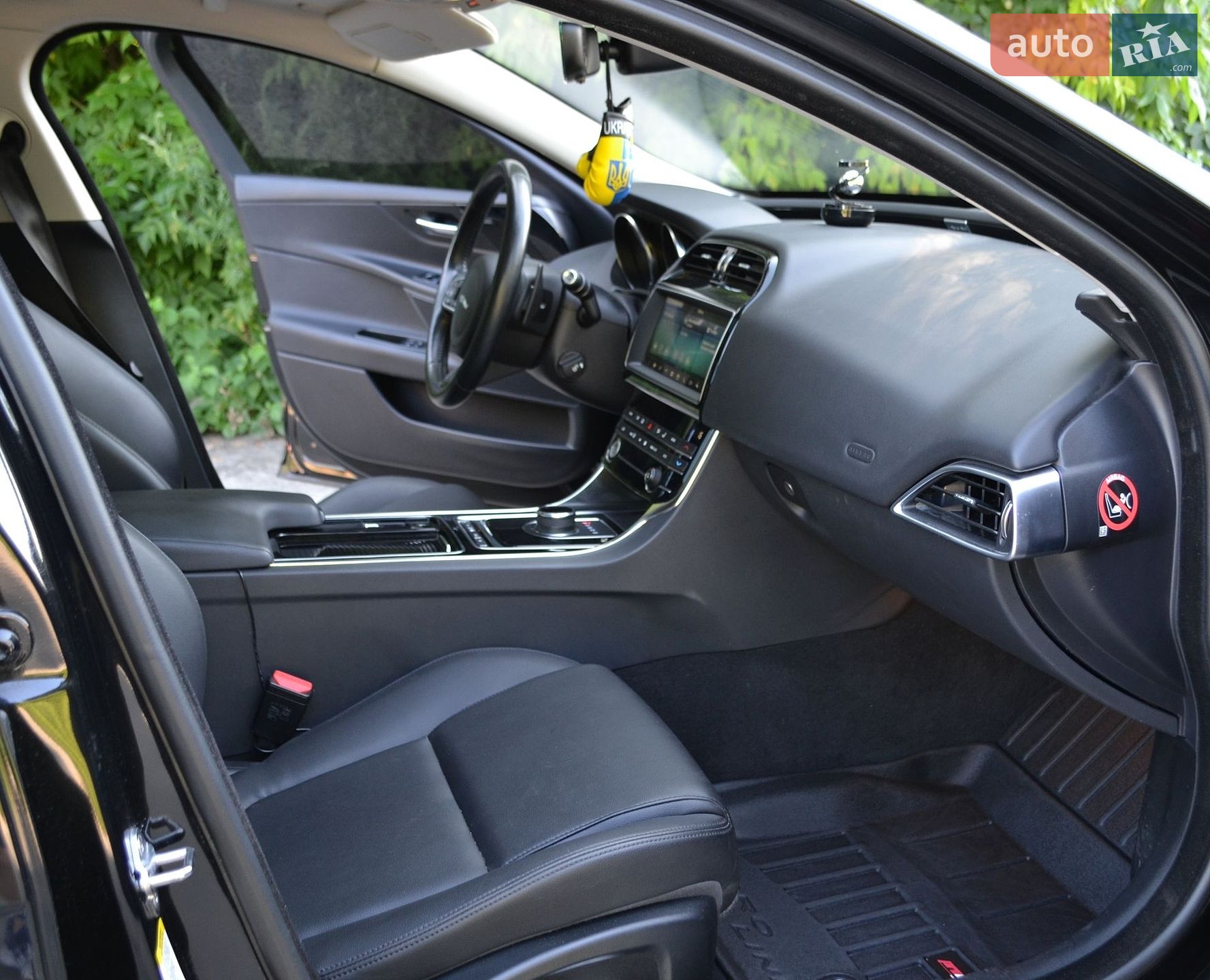 Jaguar XE 2018 VIN SAJAJ4FX7KCP43898 фото оголошення 23 з 55