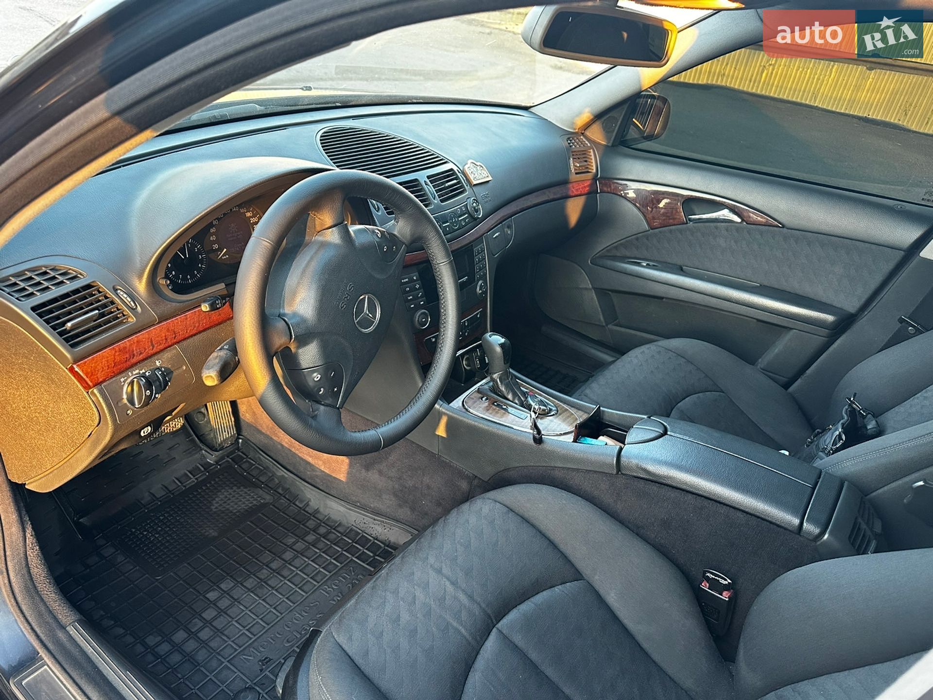 Mercedes-Benz E-Class 2002 VIN WDB2110061A000736 фото оголошення 9 з 25